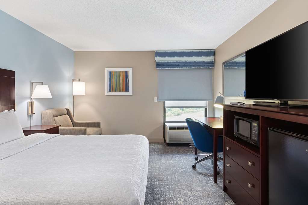 Hampton Inn Rock Hill-guestroom-Guest Room,On-Site.jpg
