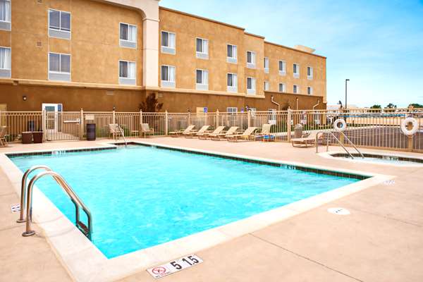 Pool - Hampton Inn & Suites Ridgecrest