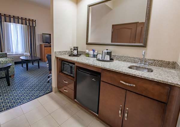  - Hampton Inn & Suites Ridgecrest