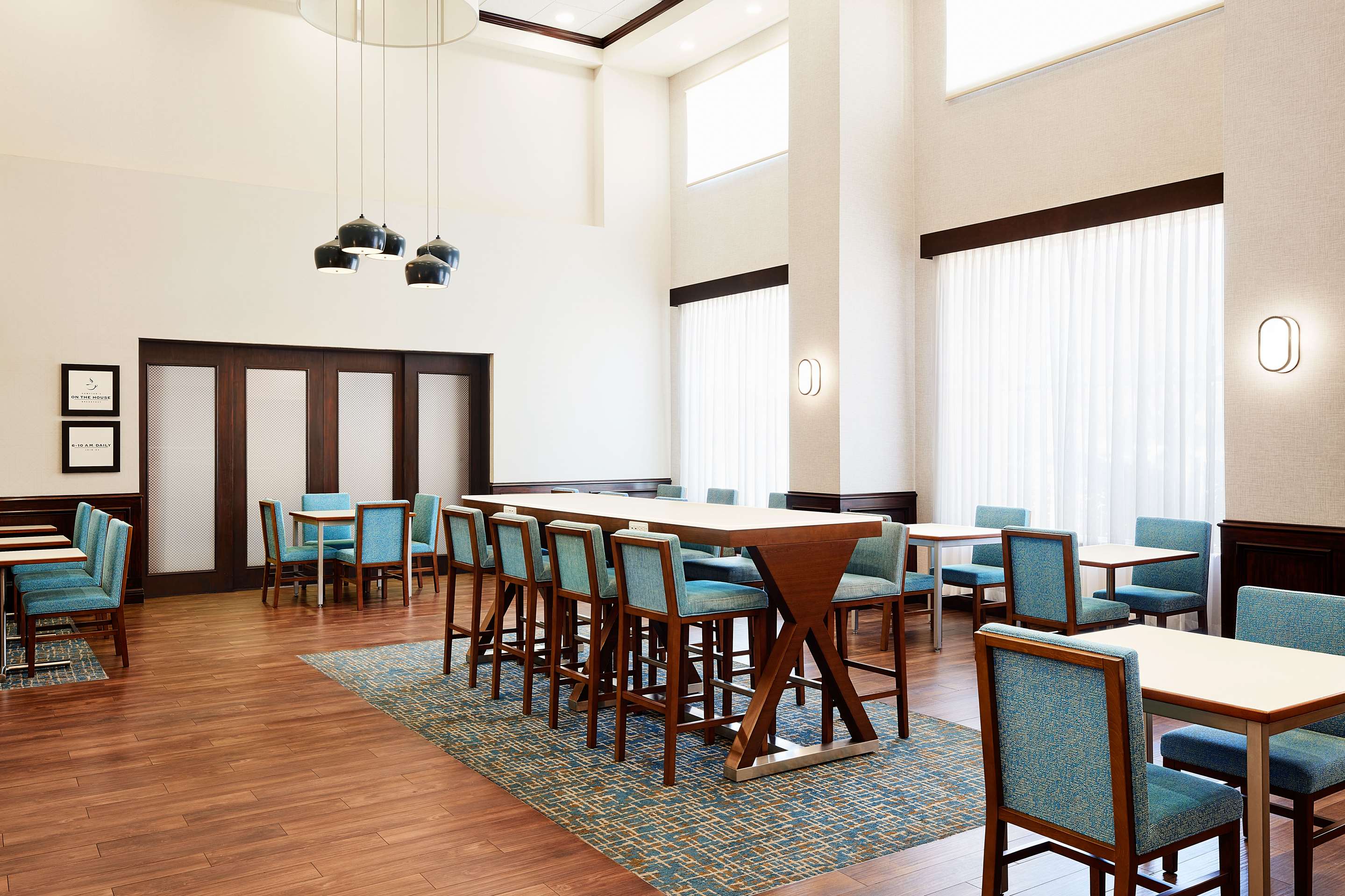 Lobby | Hampton Inn & Suites Ridgecrest