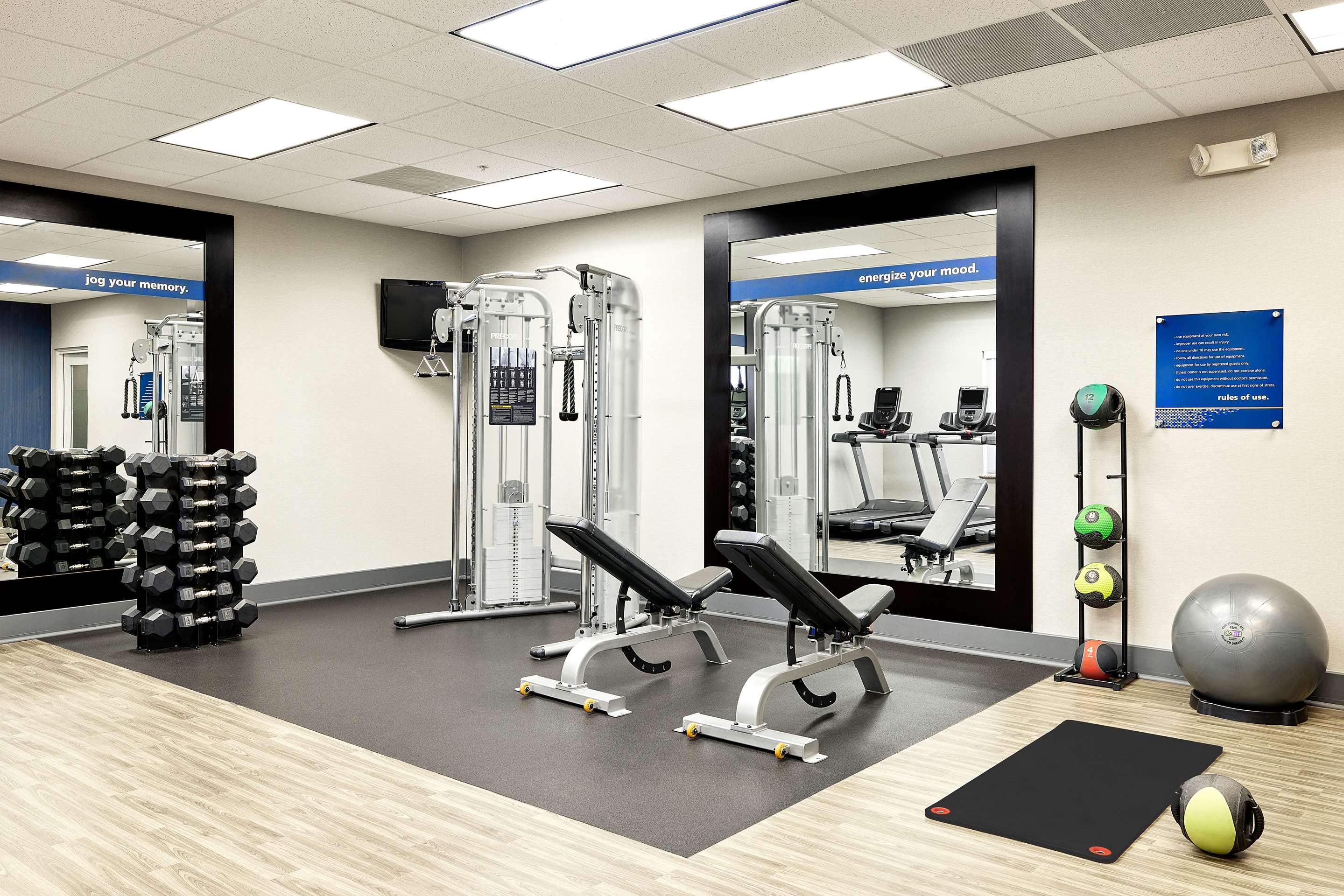 Health club fitness center gym | Hampton Inn & Suites Ridgecrest