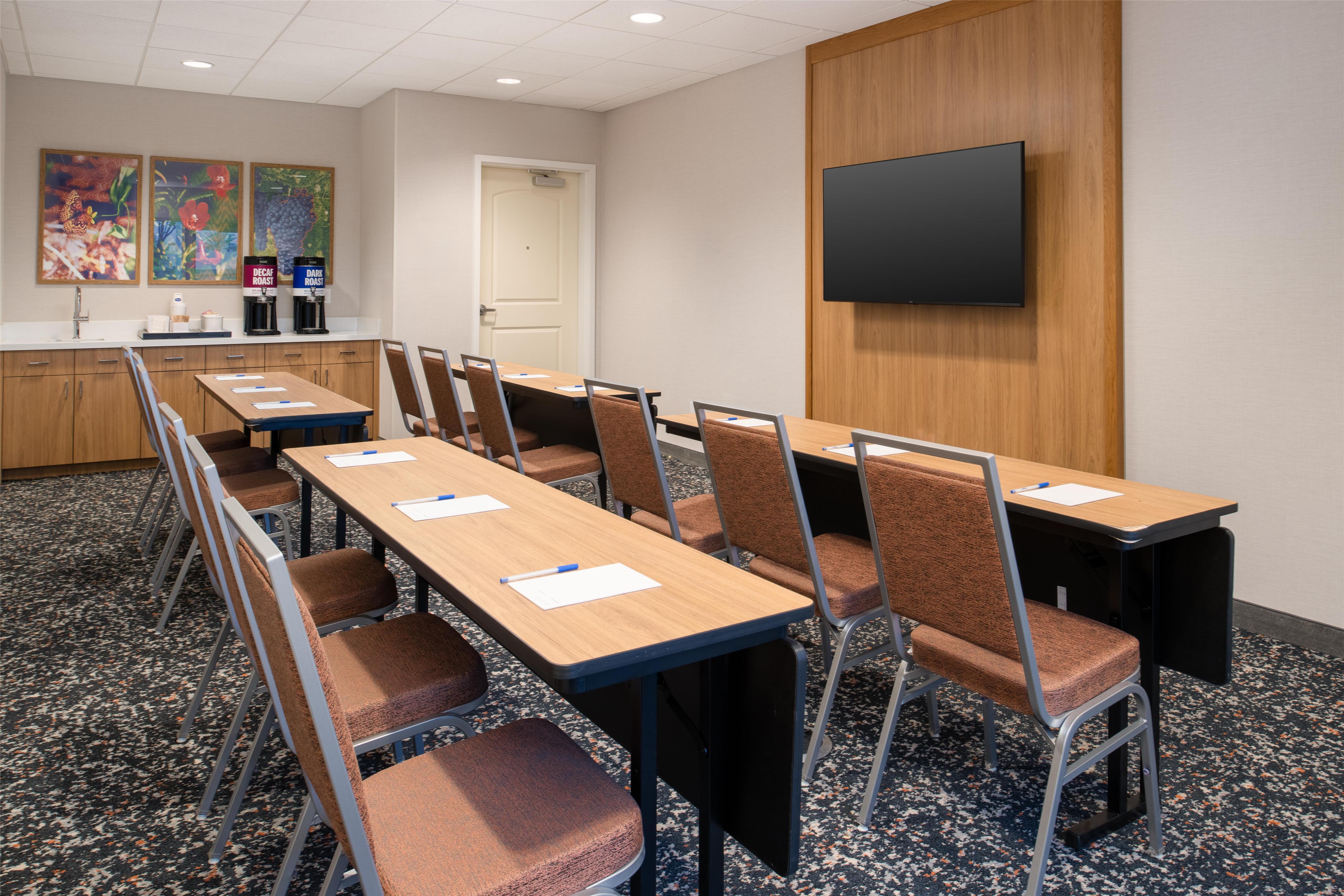 BarLounge | Hampton Inn & Suites Redding