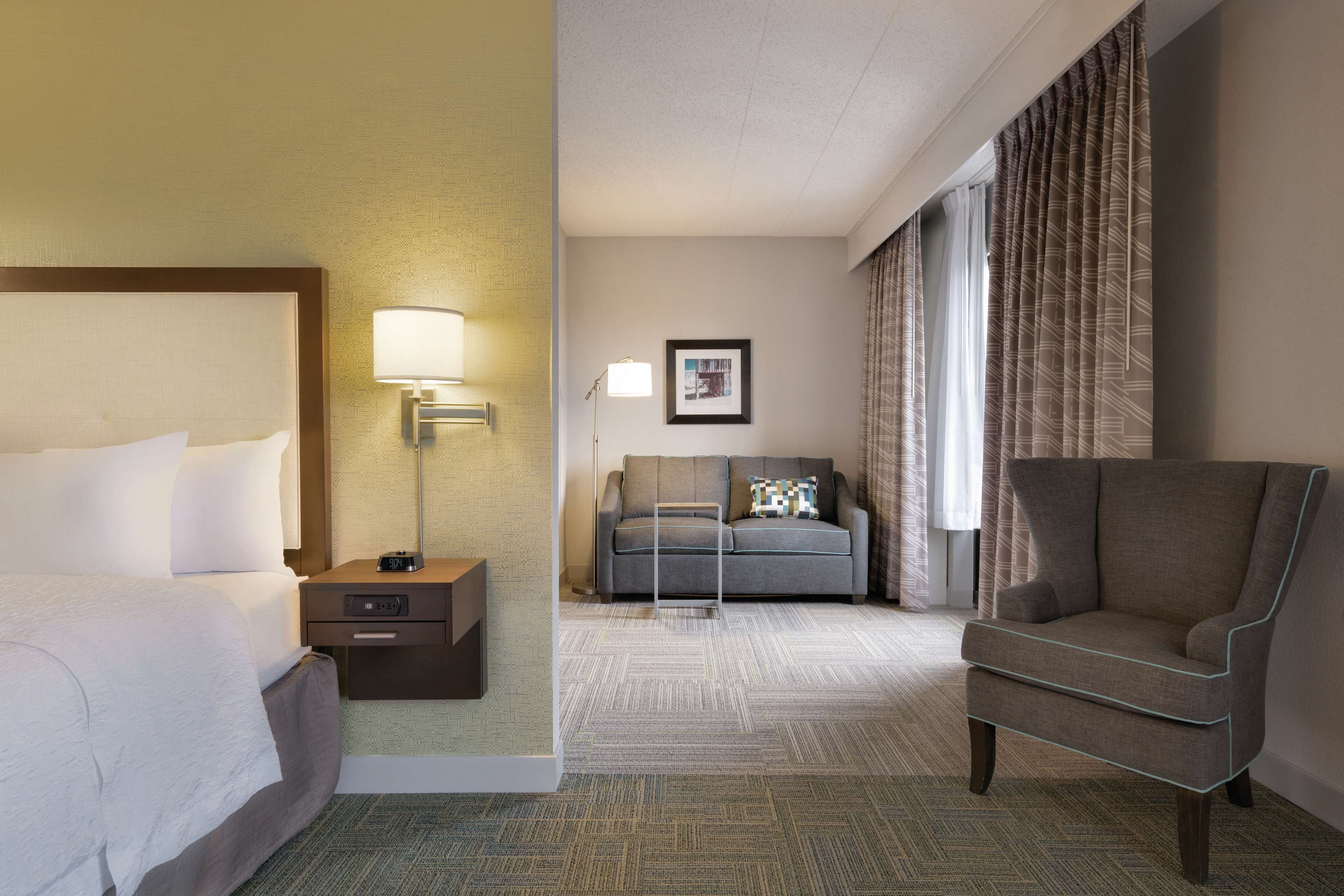 Hampton Inn by Hilton Reading/Wyomissing Room Type - 1 KING MINI SUITE NONSMOK