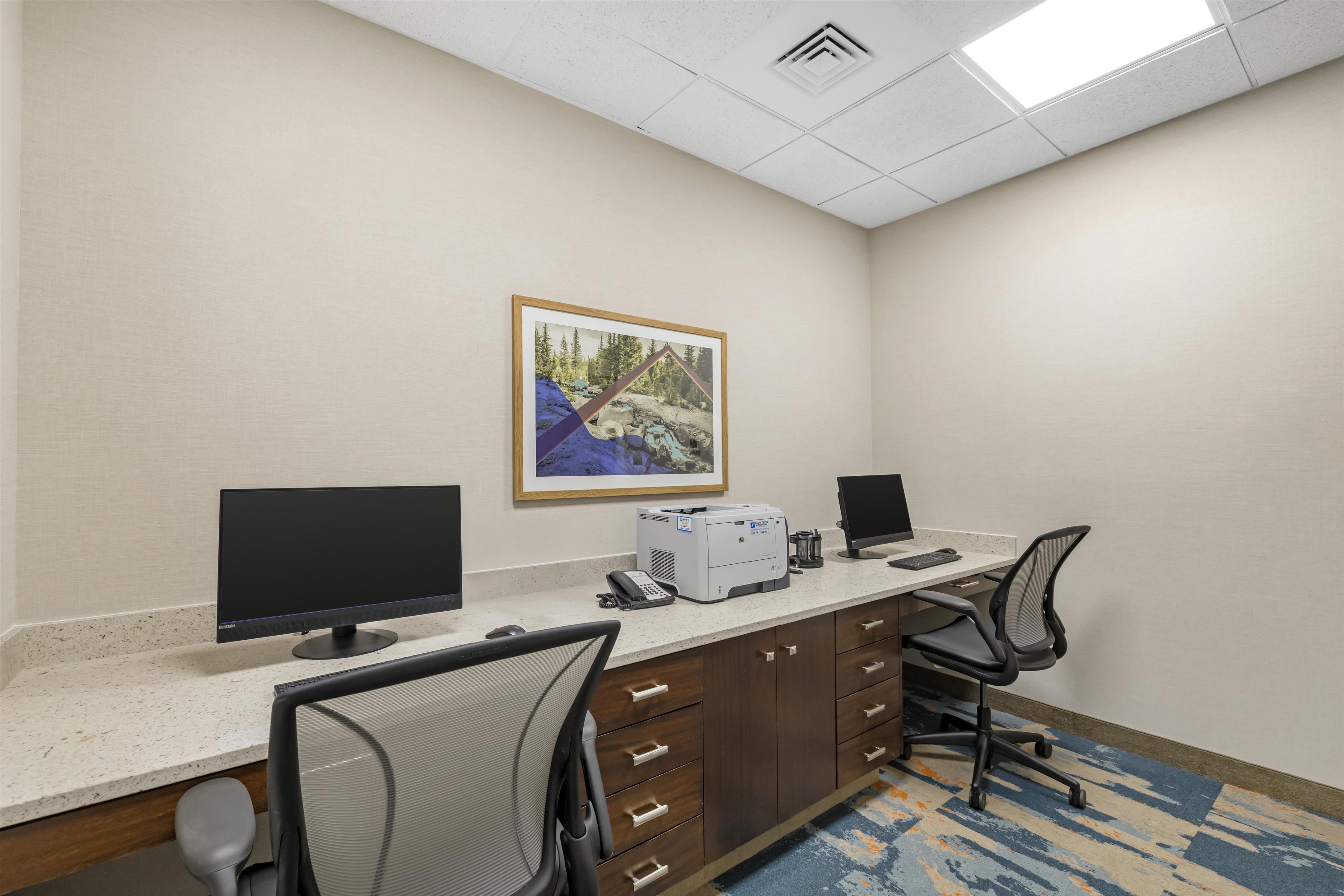 Business Center | Hampton Inn & Suites Bend