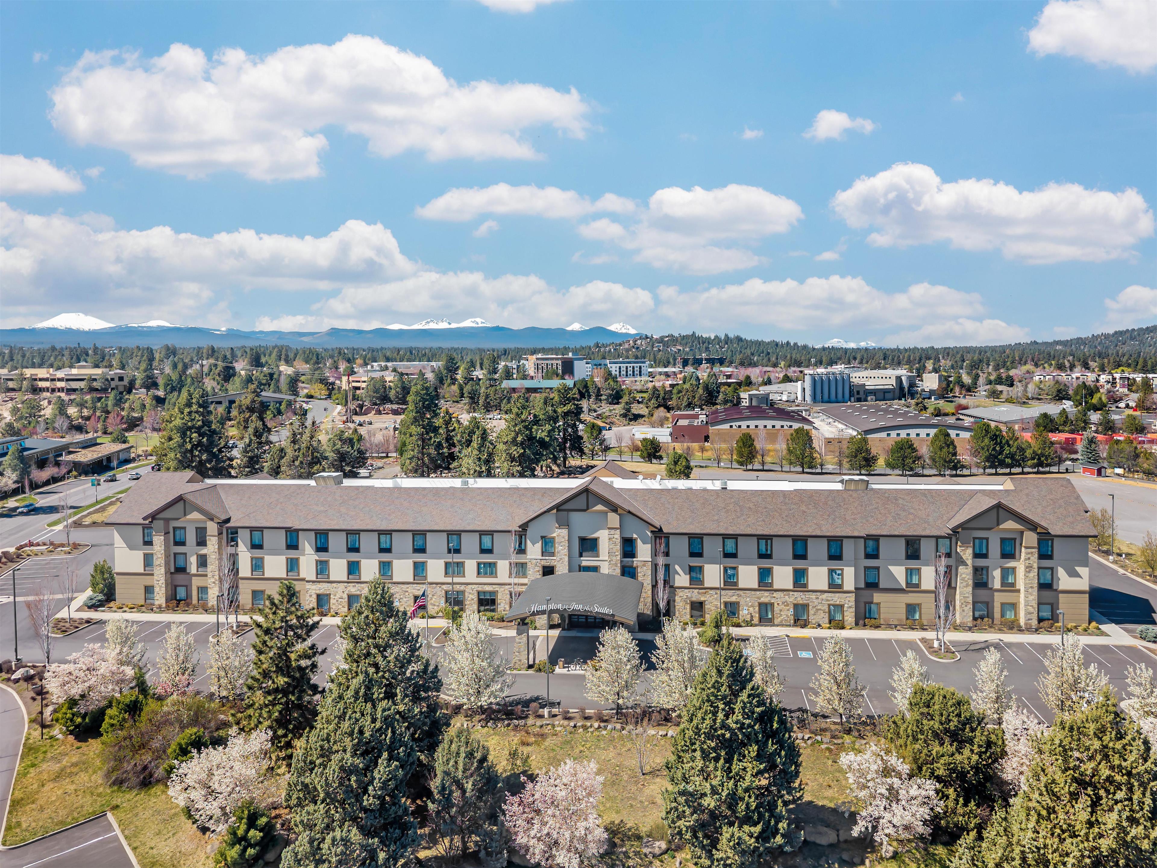 Exterior | Hampton Inn & Suites Bend