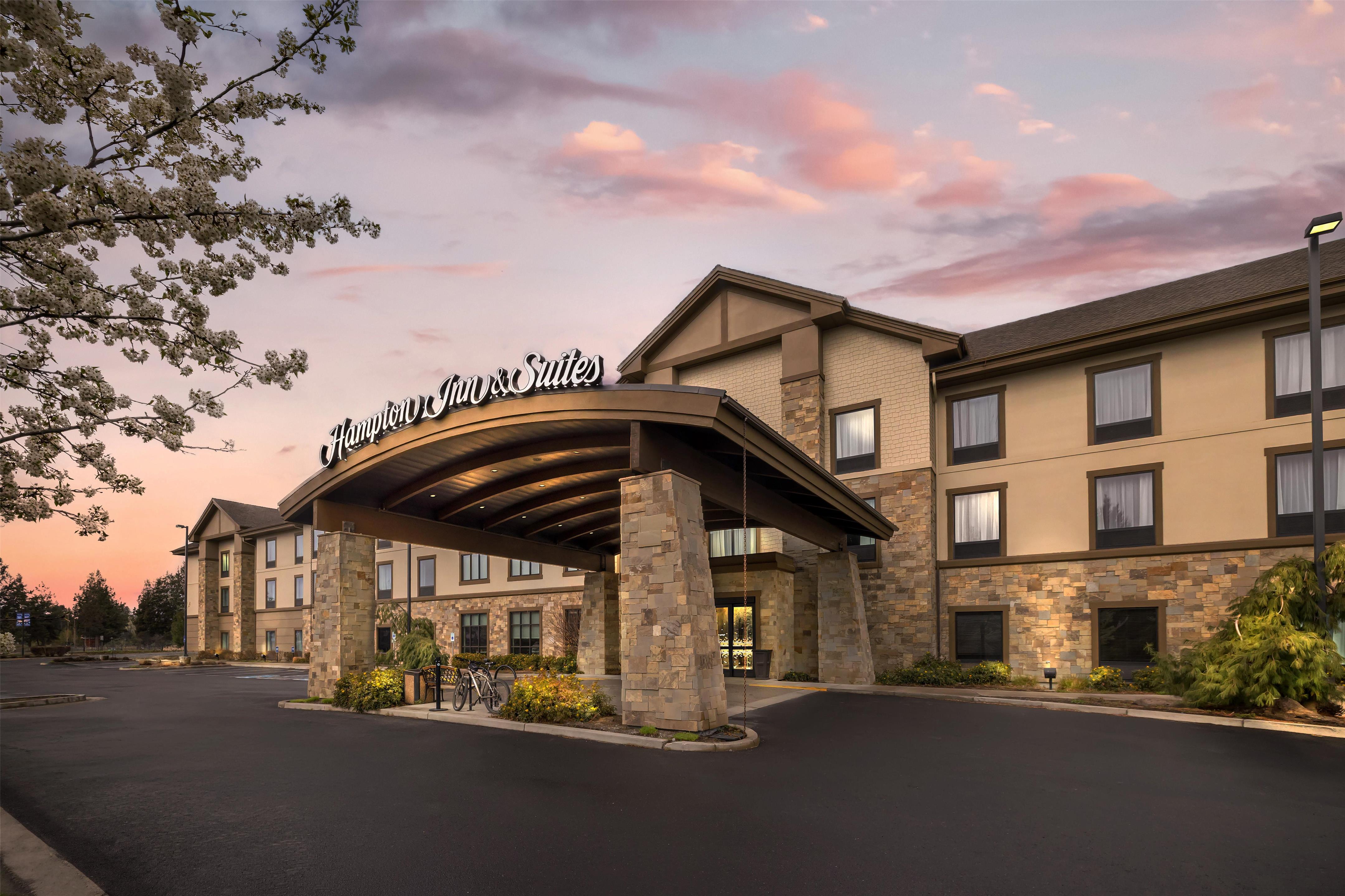 Exterior | Hampton Inn & Suites Bend