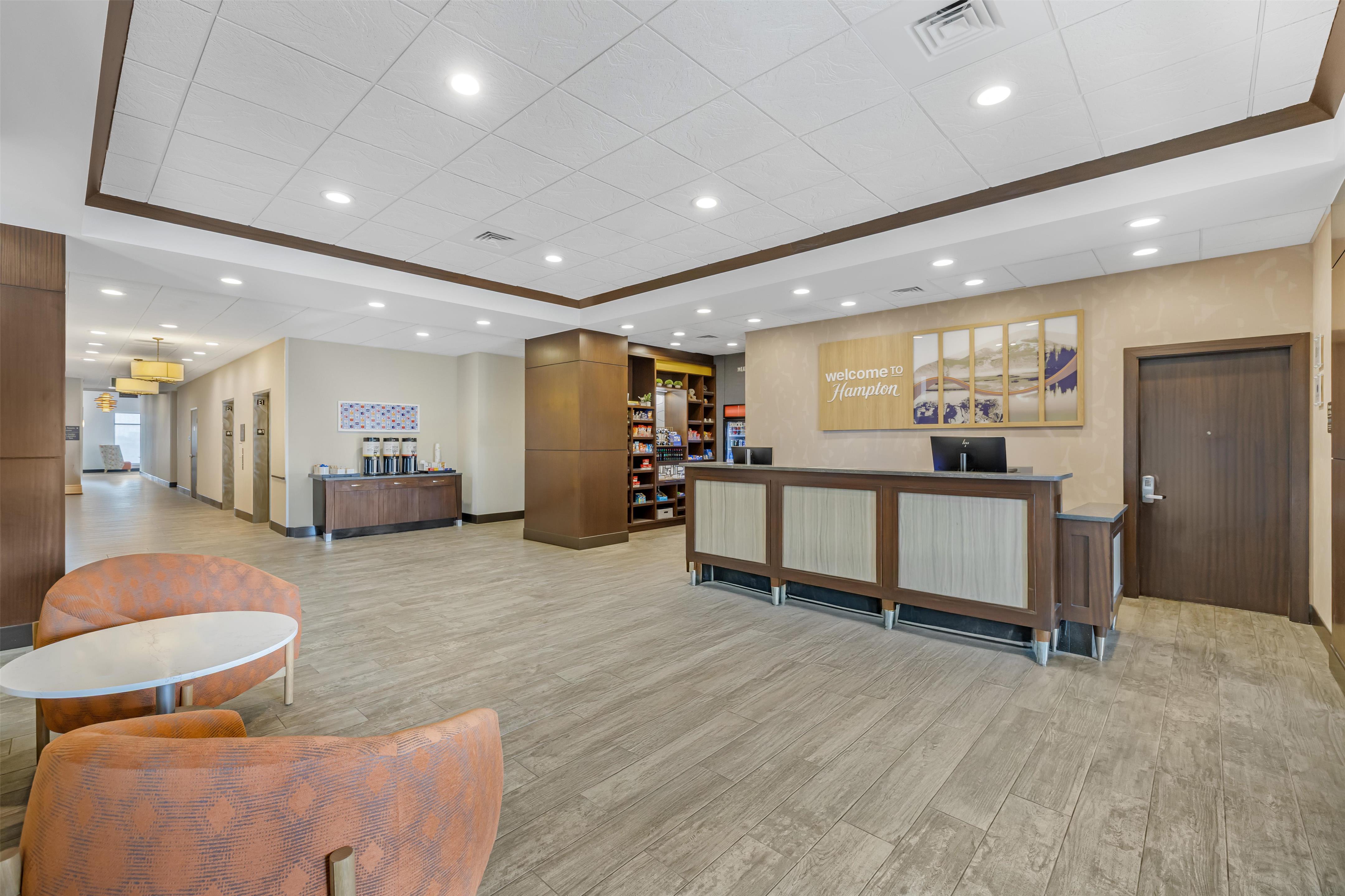 Reception | Hampton Inn & Suites Bend
