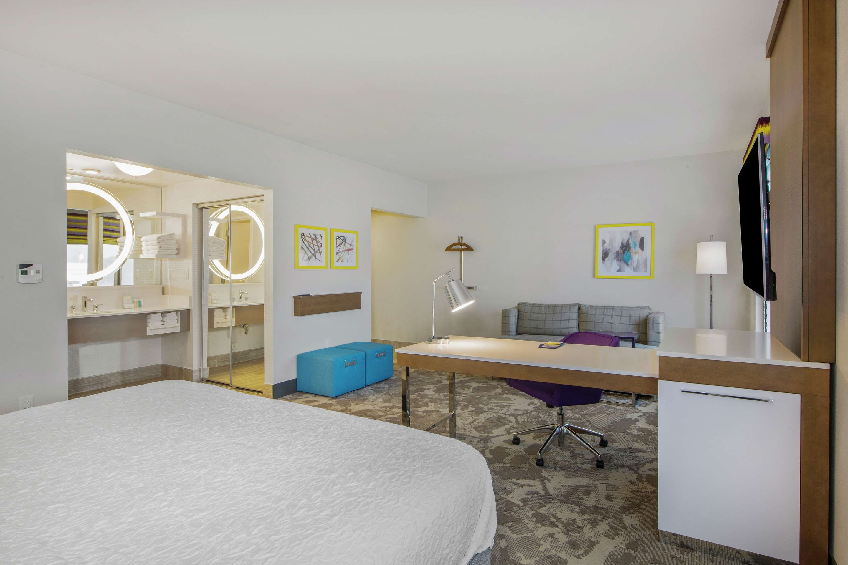 Guest room