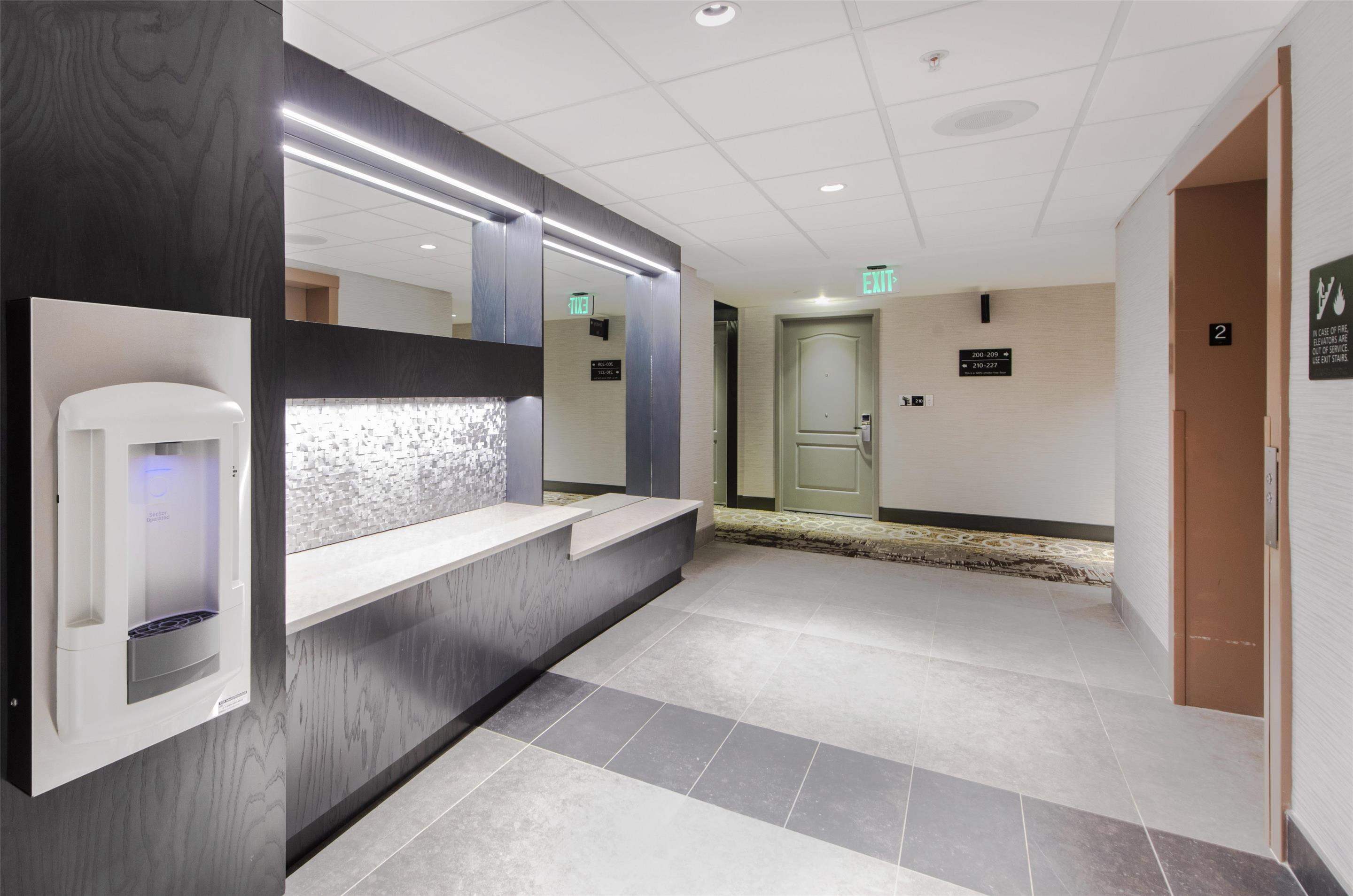 Lobby | Hampton Inn & Suites Raleigh-Durham Airport-Brier Creek