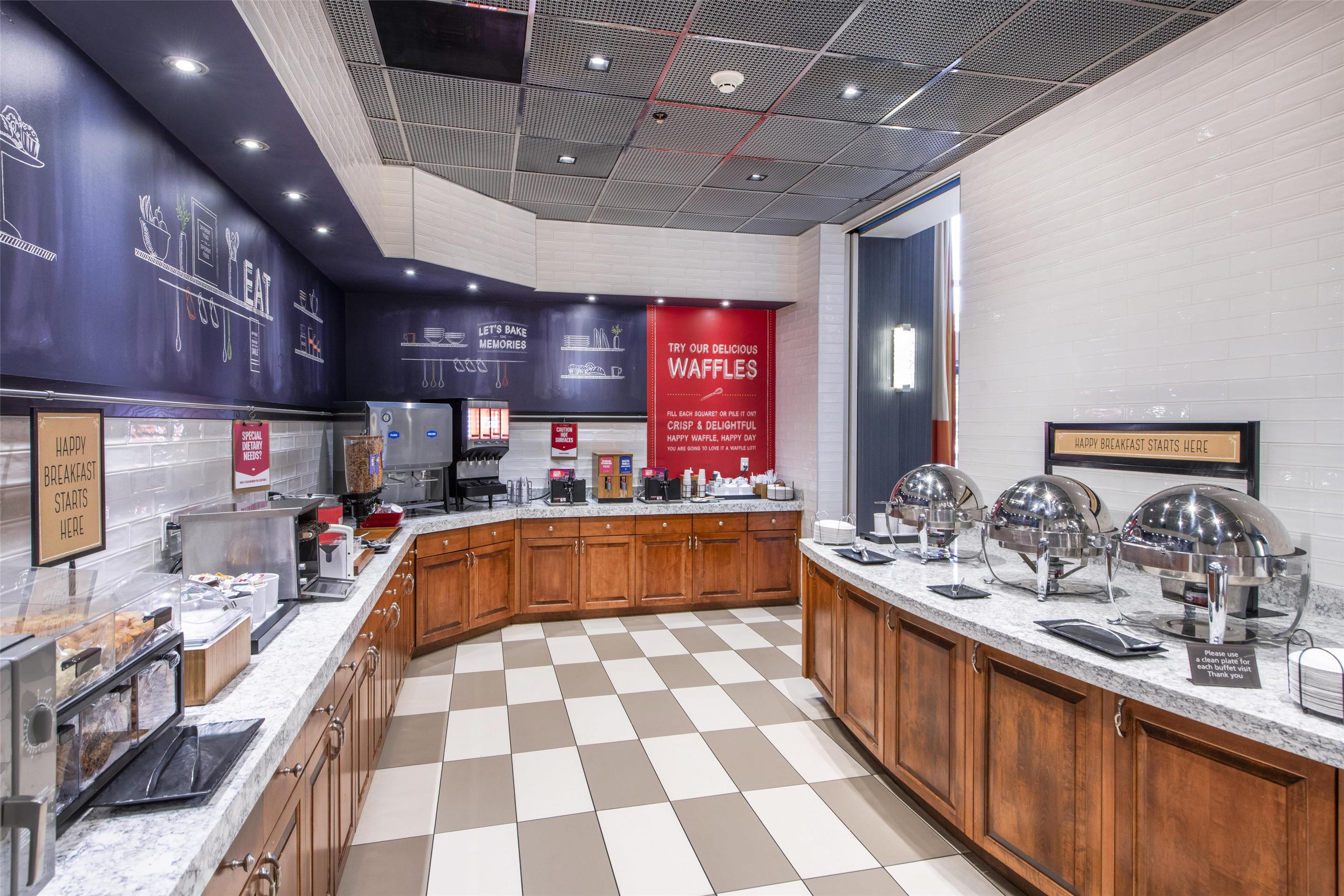 Breakfast Area | Hampton Inn & Suites Raleigh-Durham Airport-Brier Creek