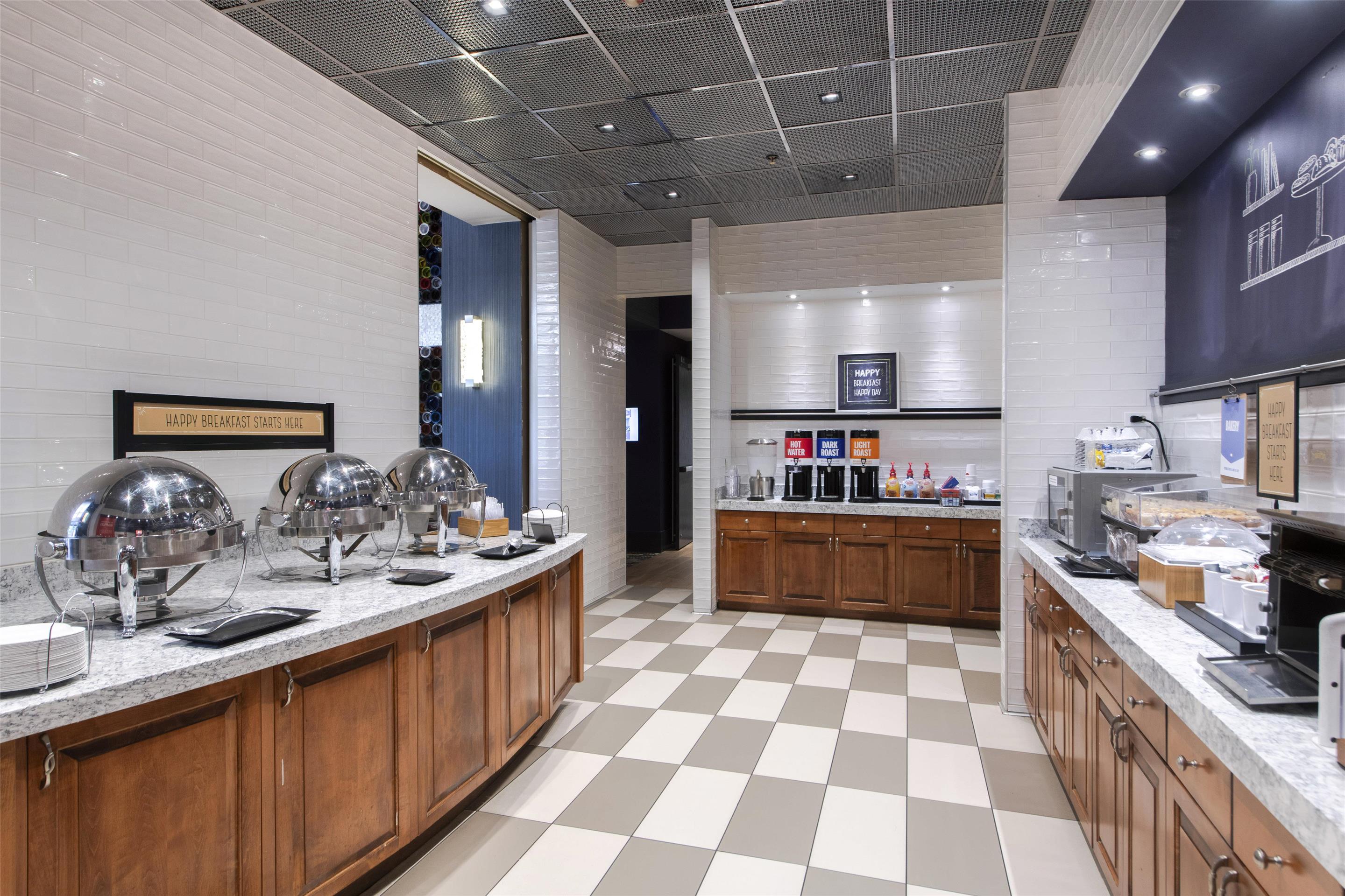 Breakfast Area | Hampton Inn & Suites Raleigh-Durham Airport-Brier Creek