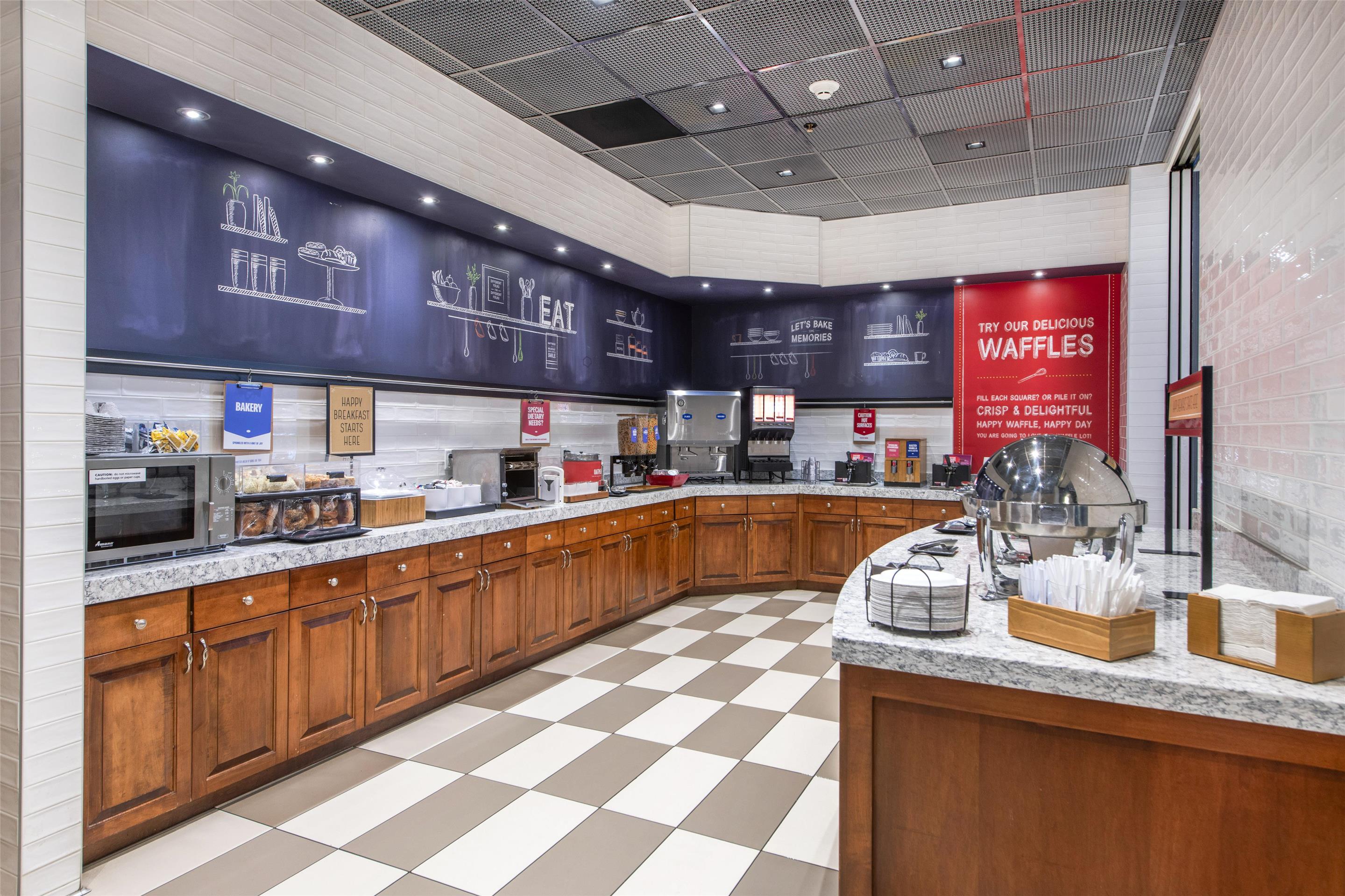 Breakfast Area | Hampton Inn & Suites Raleigh-Durham Airport-Brier Creek