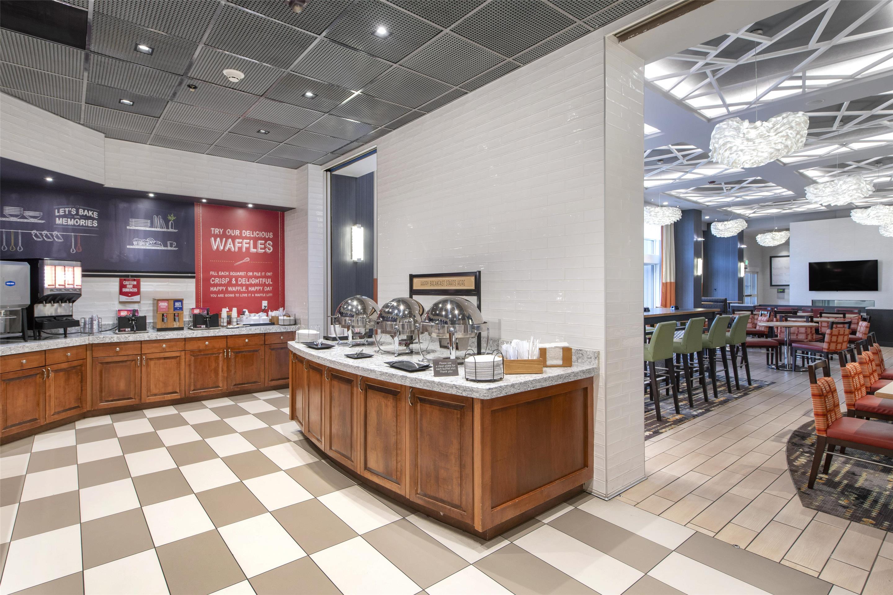 Breakfast Area | Hampton Inn & Suites Raleigh-Durham Airport-Brier Creek