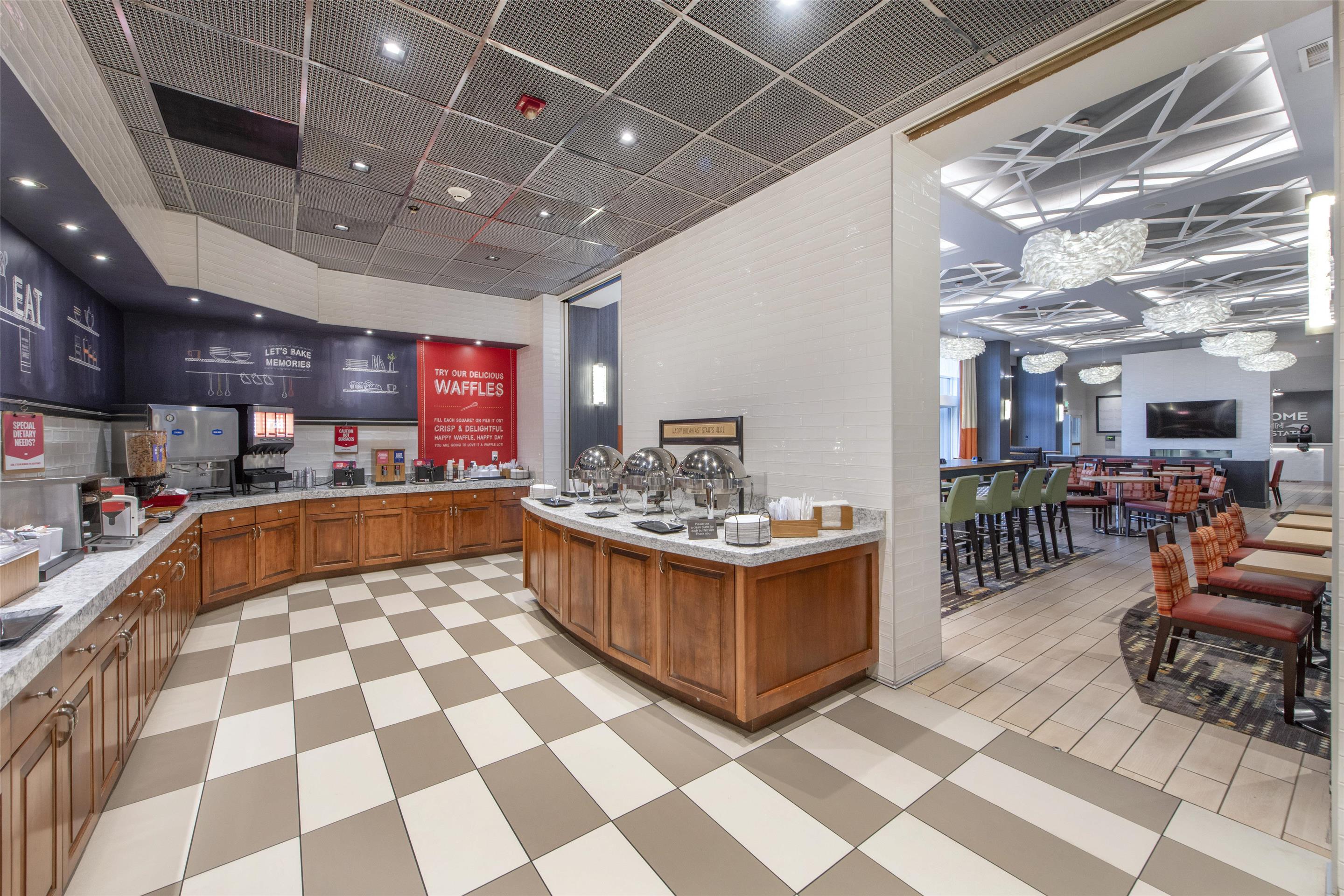 Breakfast Area | Hampton Inn & Suites Raleigh-Durham Airport-Brier Creek