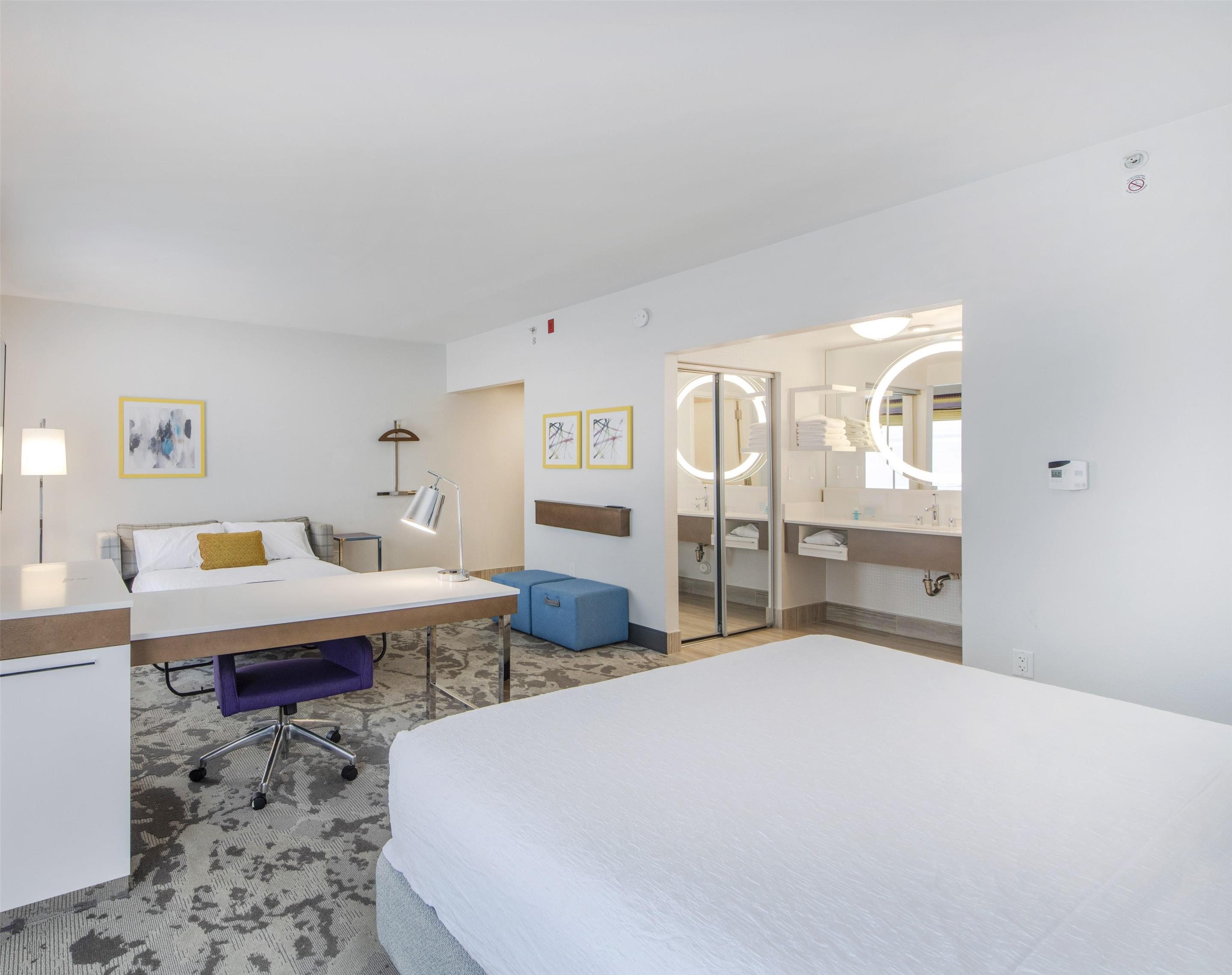 Guest room