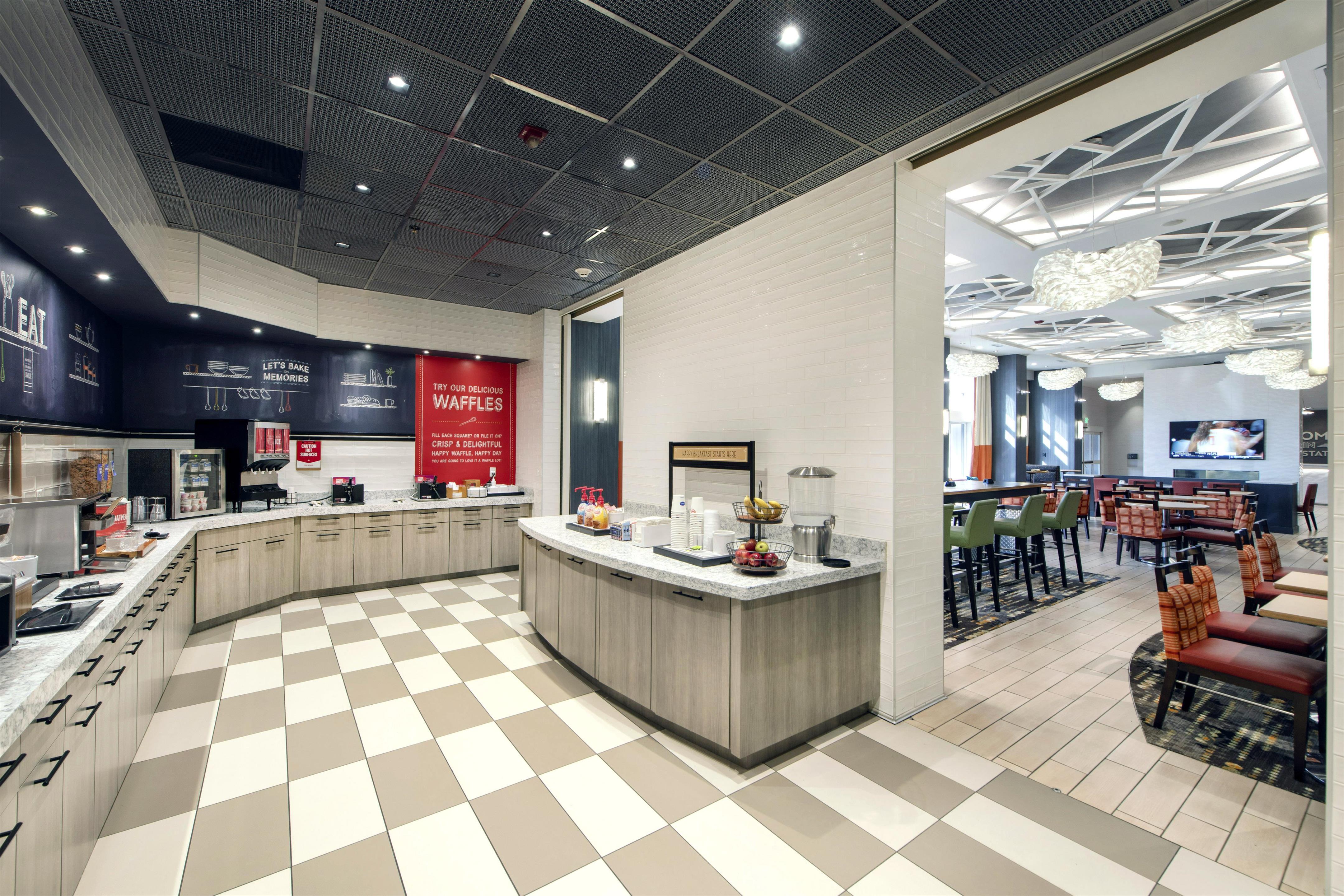 Breakfast Area | Hampton Inn & Suites Raleigh-Durham Airport-Brier Creek