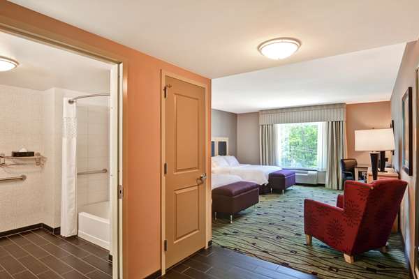  - Hampton Inn & Suites Crabtree Valley Raleigh - I-440, Exit 7