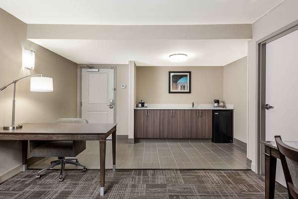  - Hampton Inn & Suites Chapel Hill - I-40, Exit 273