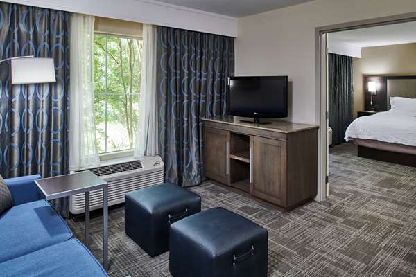  - Hampton Inn & Suites Chapel Hill - I-40, Exit 273