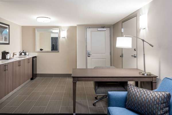  - Hampton Inn & Suites Chapel Hill - I-40, Exit 273