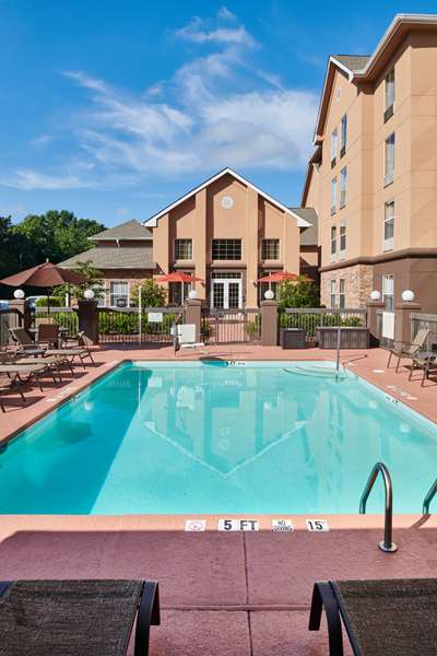 Pool - Hampton Inn & Suites Chapel Hill - I-40, Exit 273