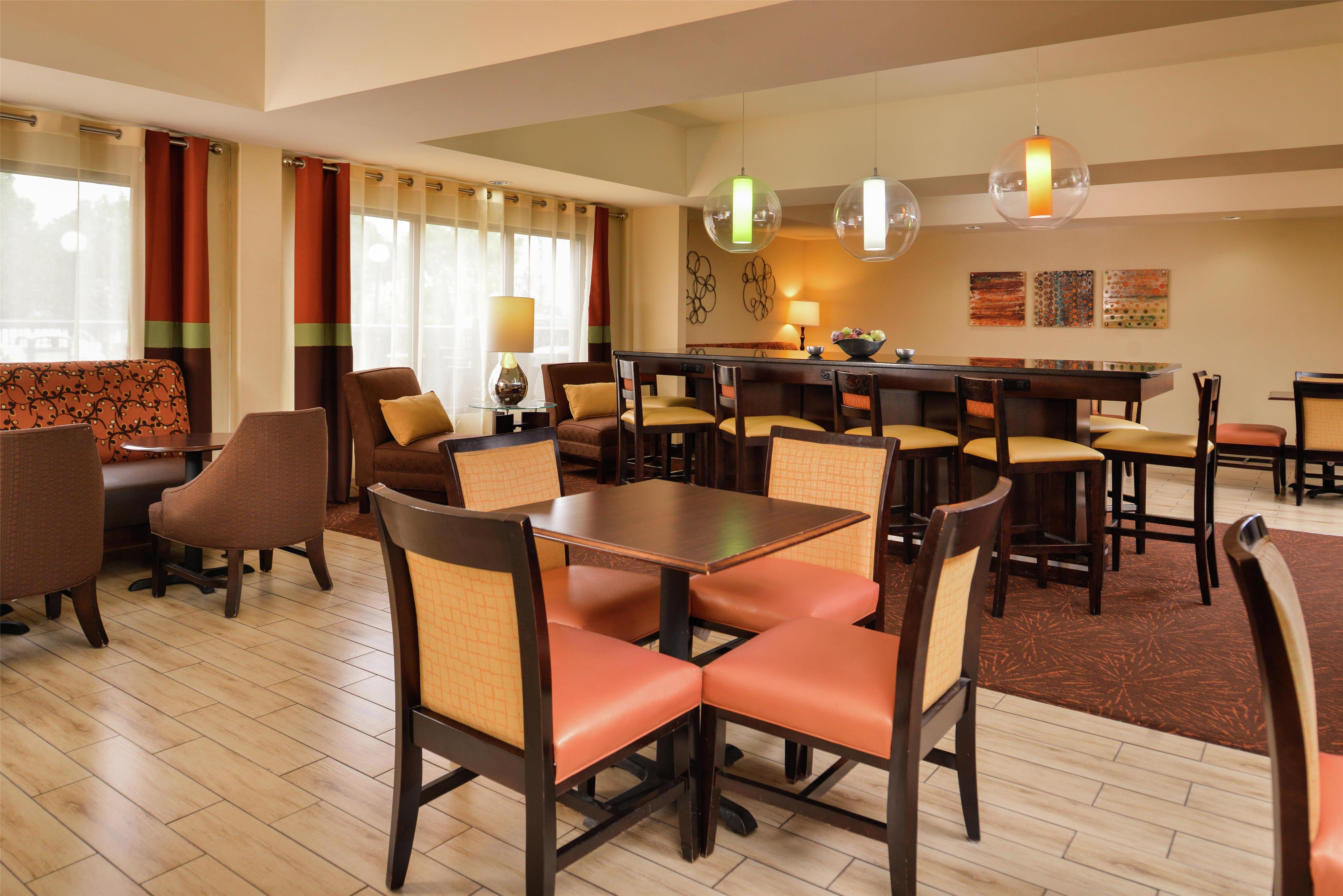Lobby | Hampton Inn Raleigh/Clayton I-40