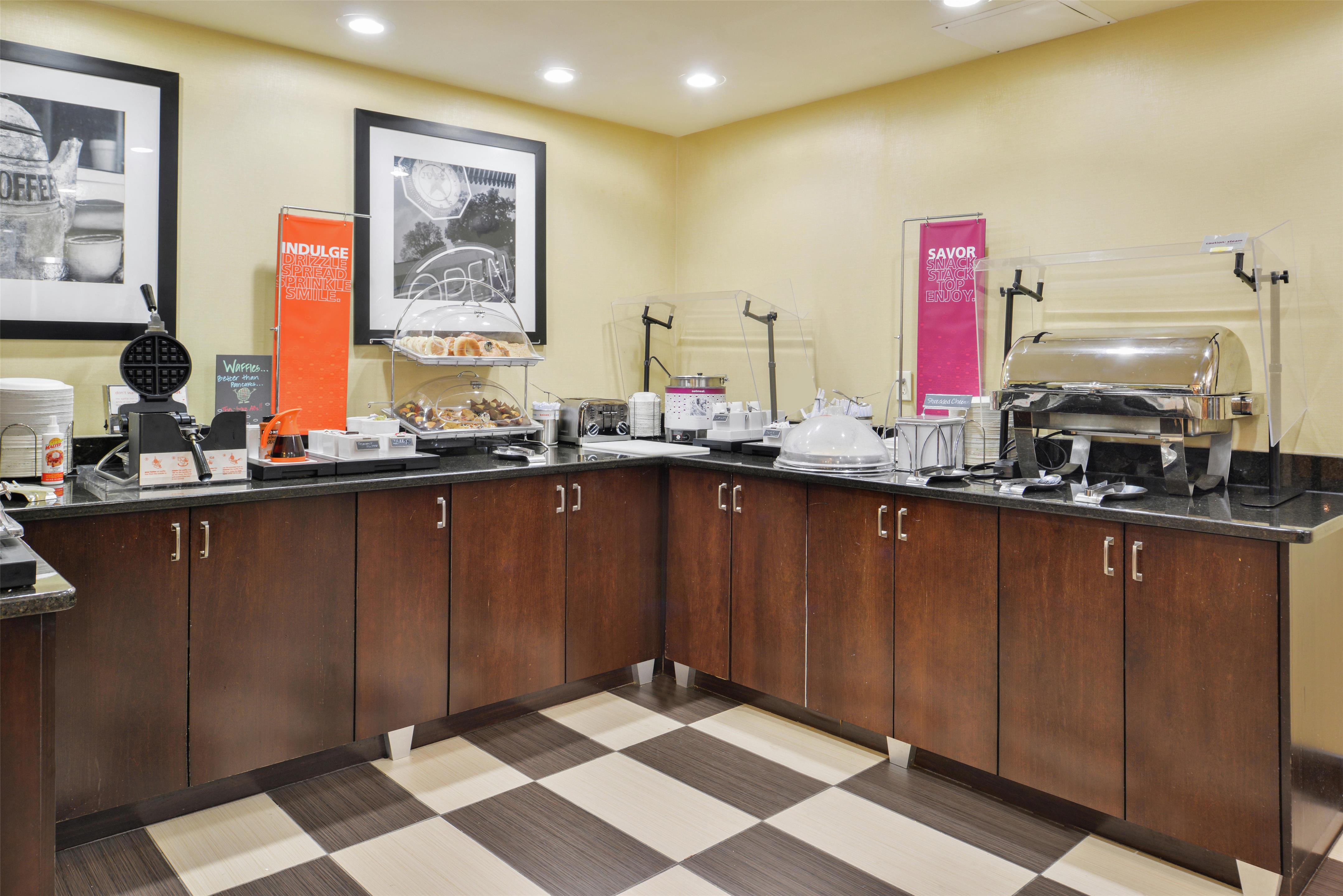 Restaurant | Hampton Inn Raleigh/Clayton I-40