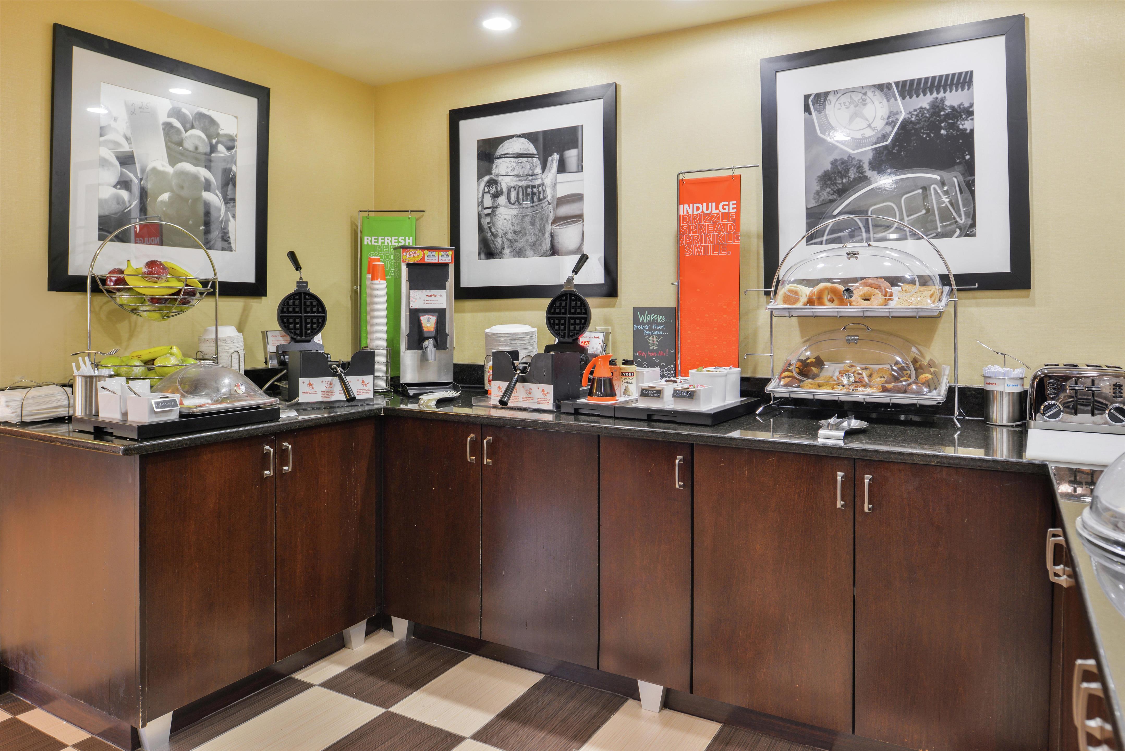 Restaurant | Hampton Inn Raleigh/Clayton I-40