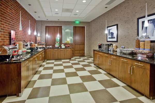 Restaurant - Hampton Inn & Suites Carrboro