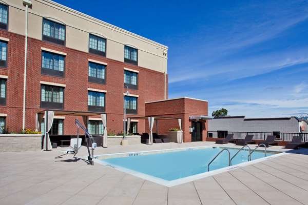 Pool - Hampton Inn & Suites Carrboro