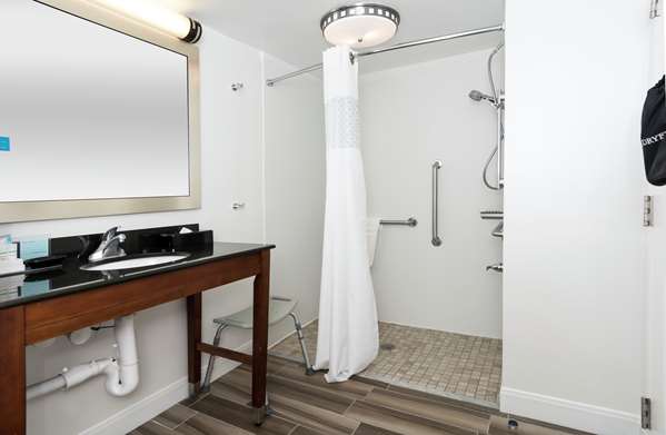  - Hampton Inn & Suites Arena Raleigh - I-40, Exit 290