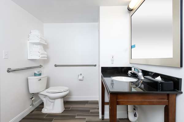  - Hampton Inn & Suites Arena Raleigh - I-40, Exit 290