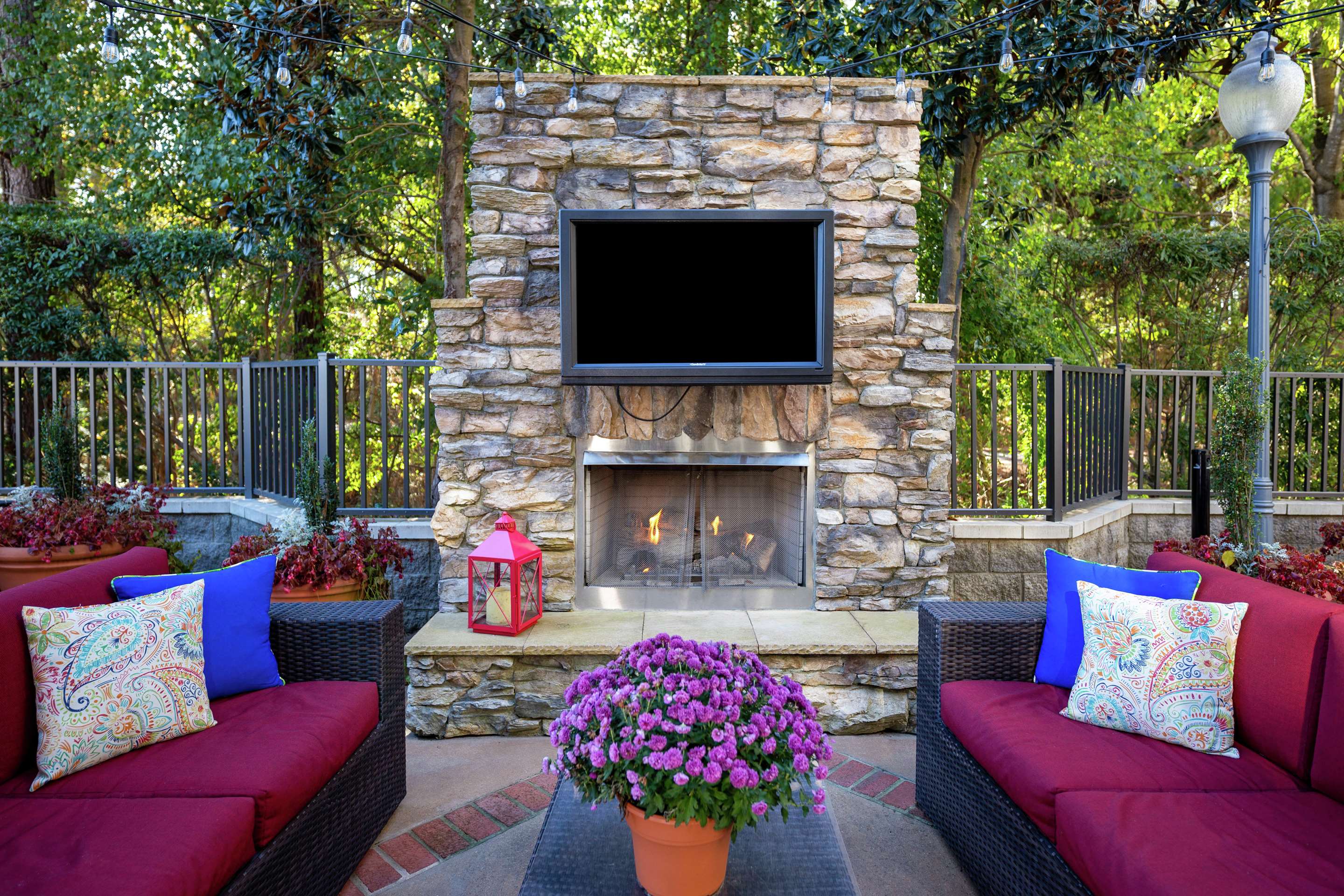 Exterior | Hampton Inn & Suites Raleigh/Cary I-40 (PNC Arena)