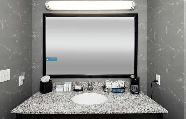  - Hampton Inn & Suites Downtown Raleigh