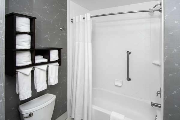  - Hampton Inn & Suites Downtown Raleigh