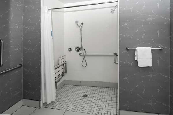  - Hampton Inn & Suites Downtown Raleigh