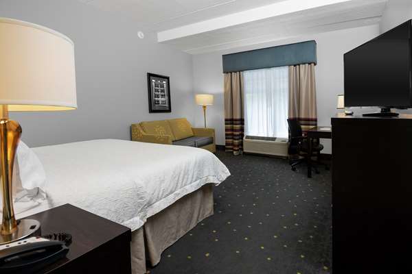  - Hampton Inn & Suites Downtown Raleigh
