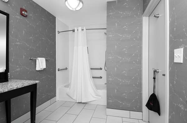  - Hampton Inn & Suites Downtown Raleigh