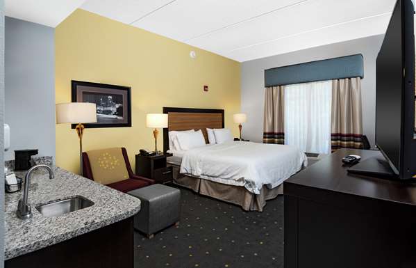  - Hampton Inn & Suites Downtown Raleigh