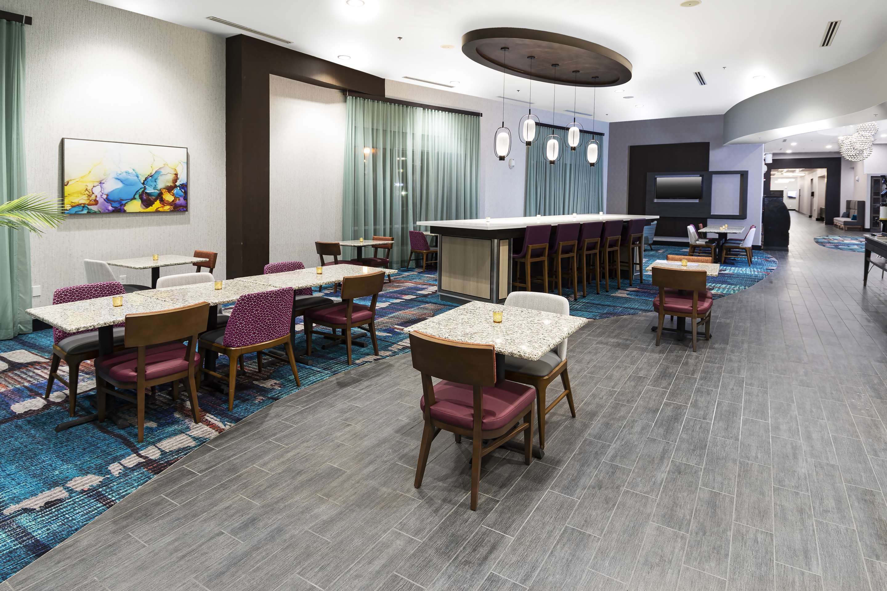 Lobby | Hampton Inn & Suites Raleigh Downtown