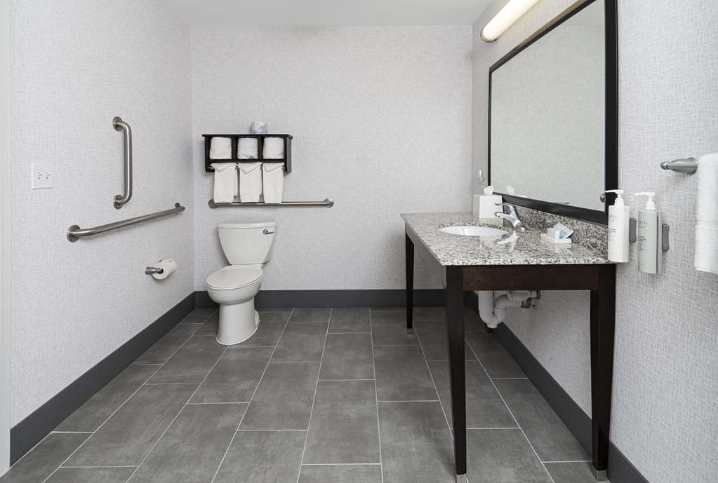 Hampton Inn & Suites Raleigh Downtown Room Type - 1KN MOB HEA ACC RIS STU NS