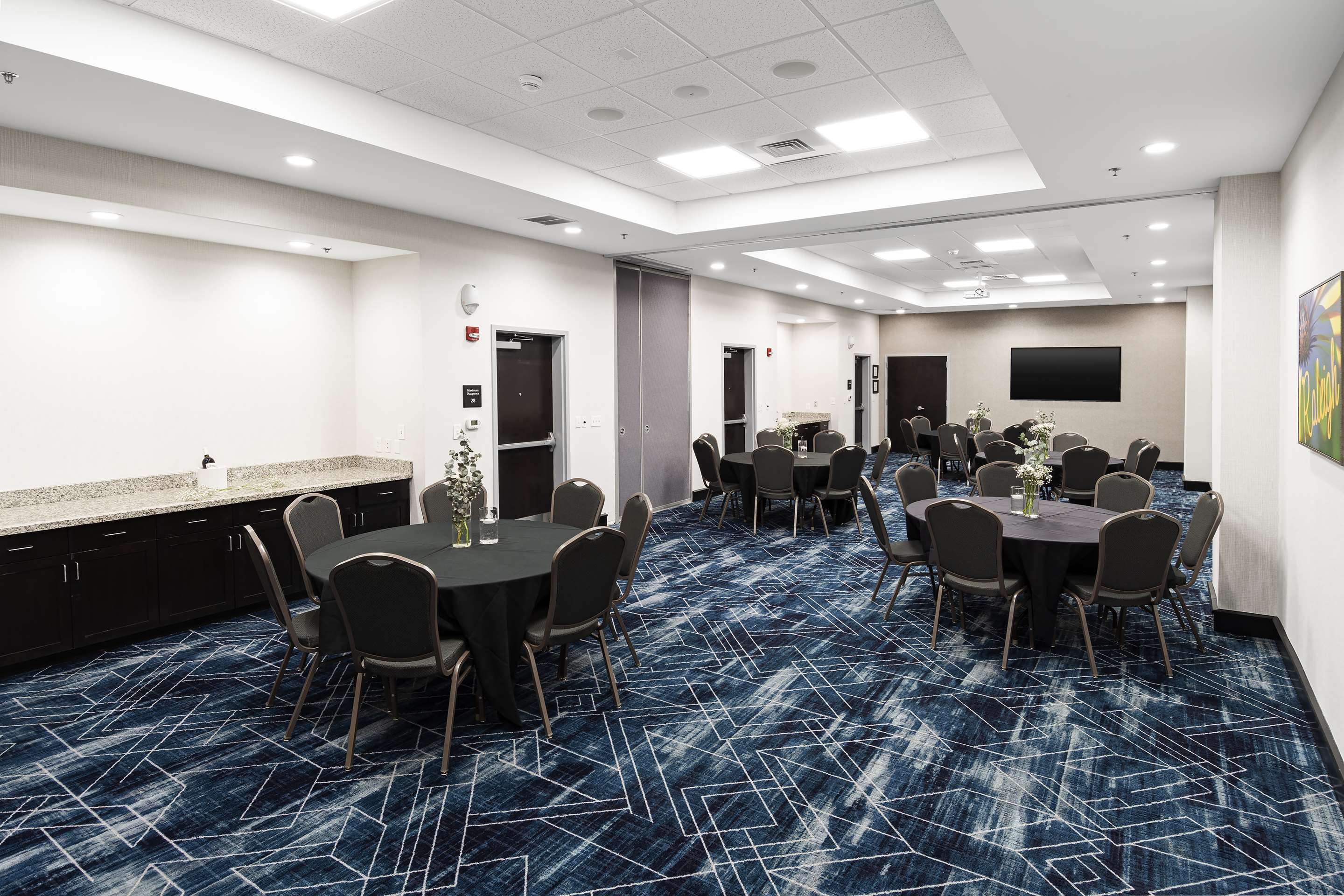 Meeting Room | Hampton Inn & Suites Raleigh Downtown