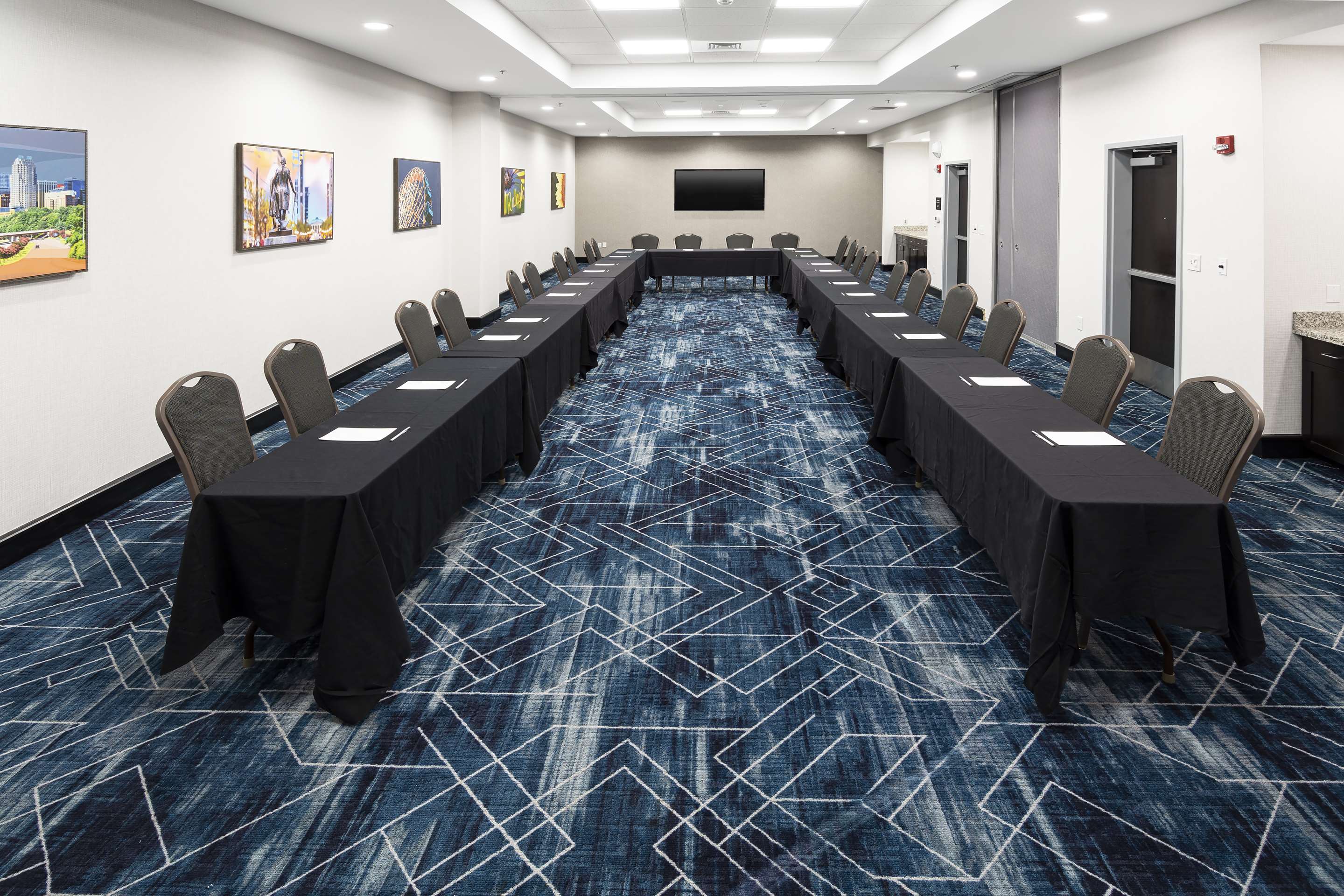 Meeting Room | Hampton Inn & Suites Raleigh Downtown