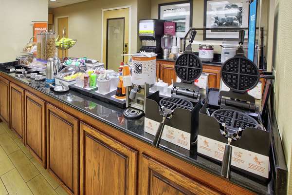 Amenities - Hampton Inn US 70 & 110 Garner