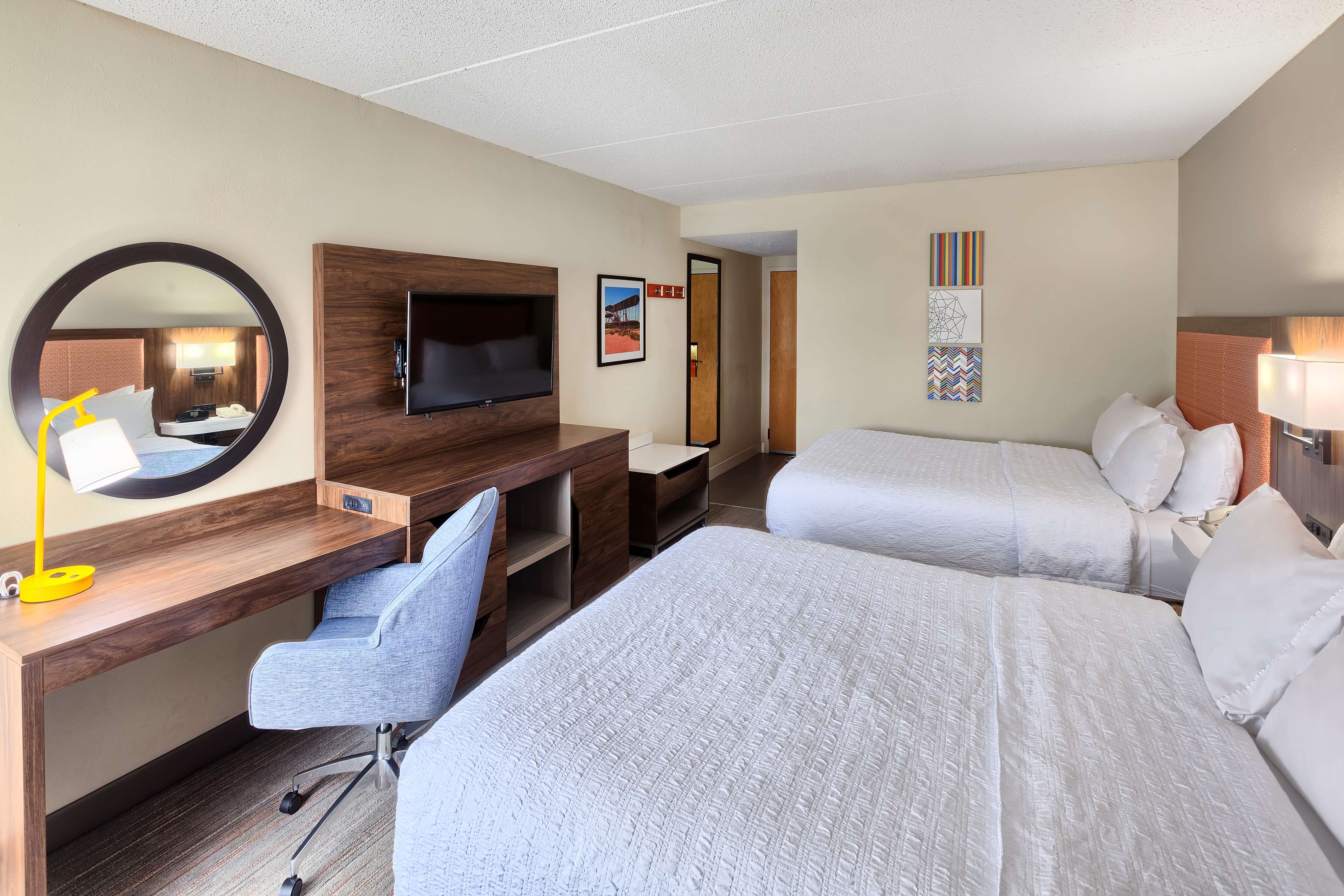 HAMPTON INN RALEIGH GARNER - Tap to explore photos