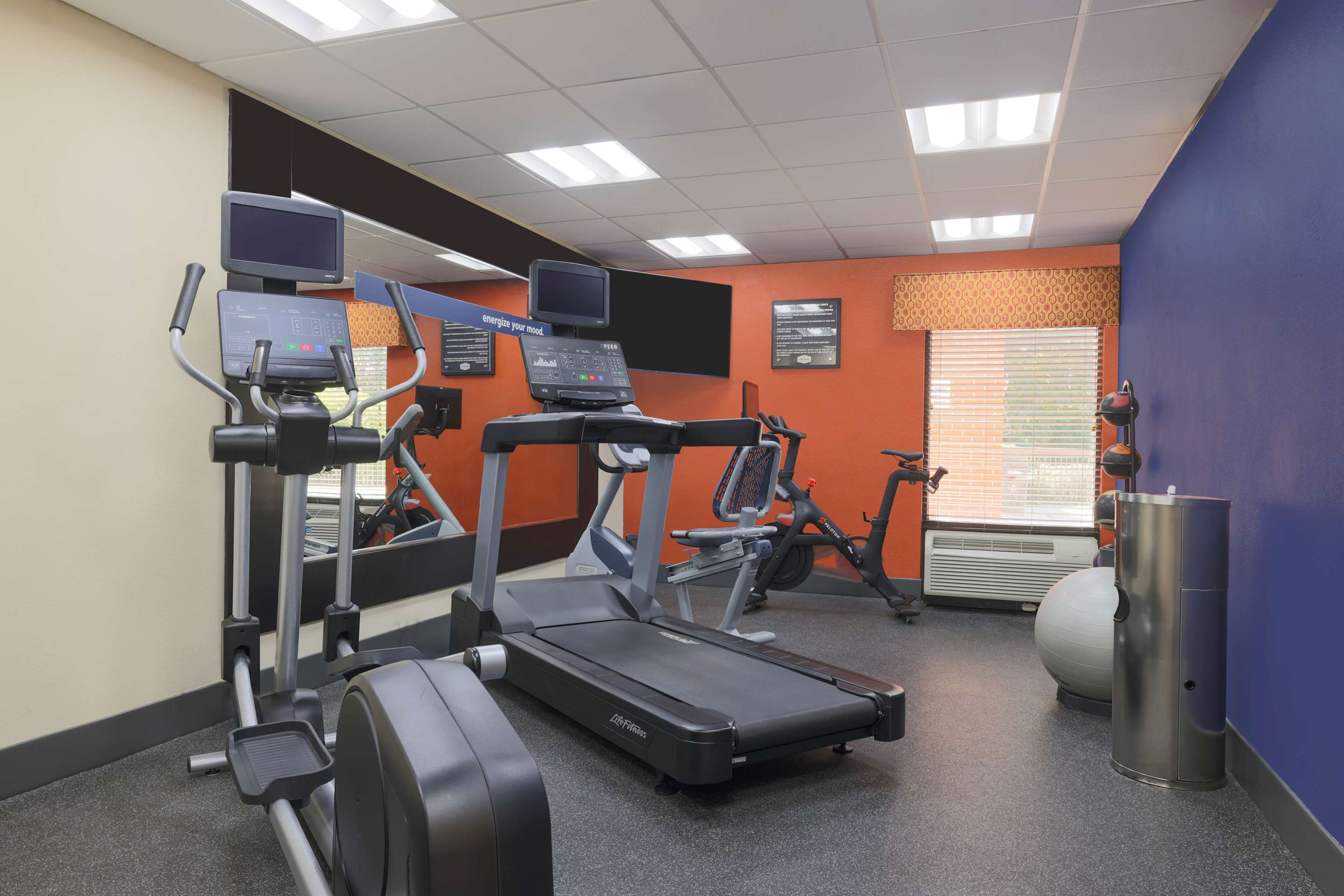Health club fitness center gym | Hampton Inn Raleigh Garner