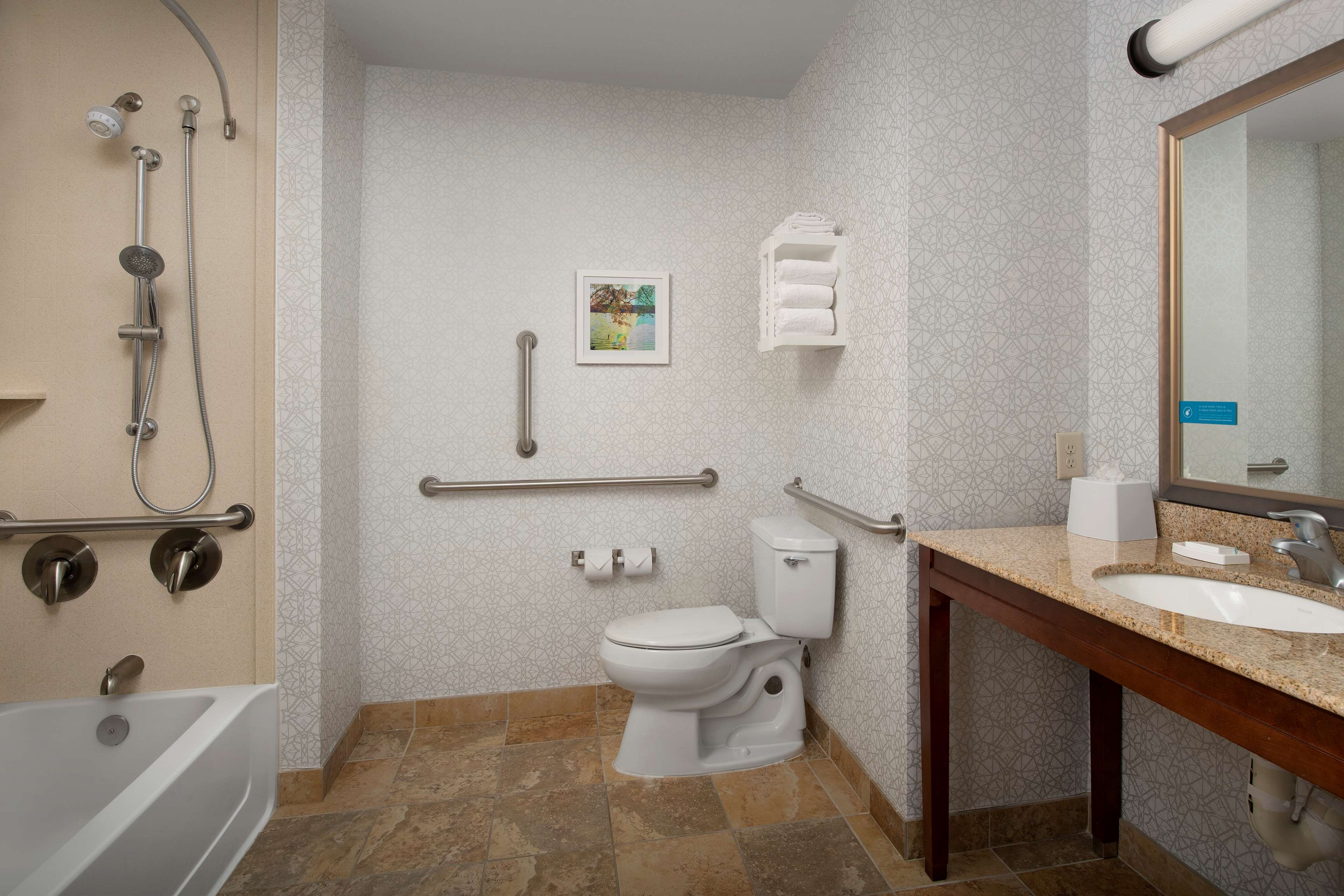 Hampton Inn & Suites by Hilton Holly Springs Room Type - 2 QNS ACCESSIBLE W TUB NS