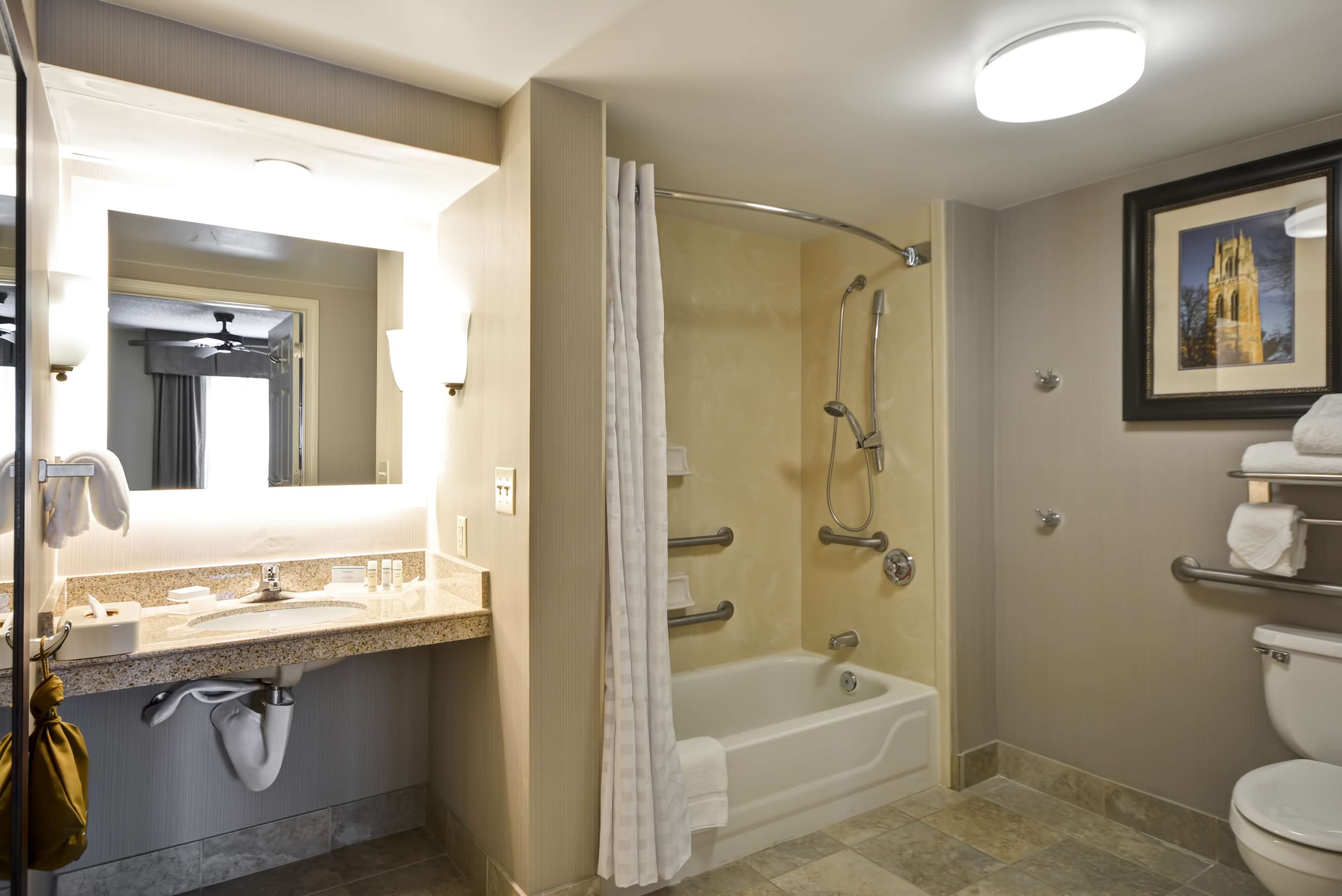 Guest room bath