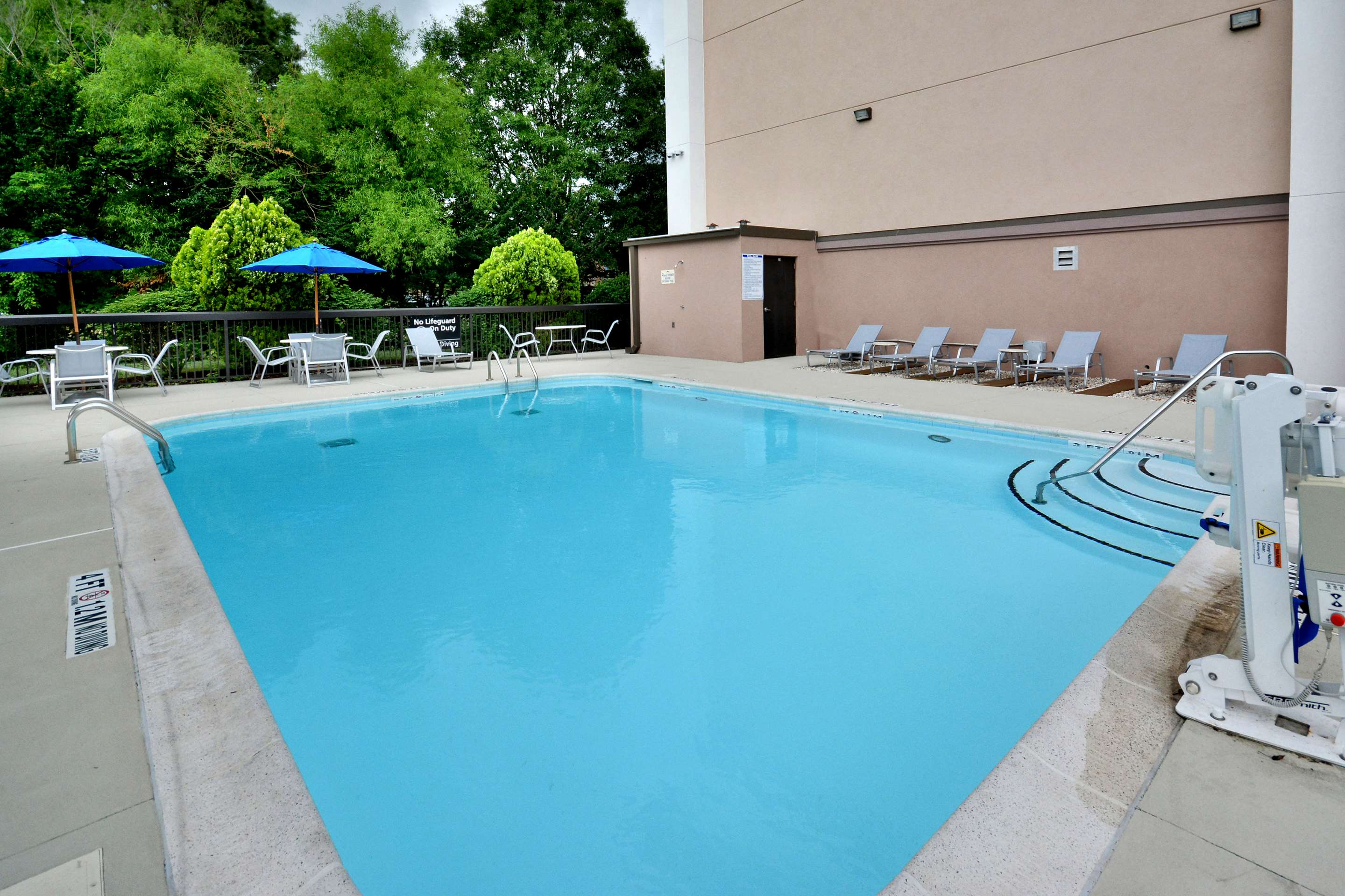 Pool | Hampton Inn Raleigh-Durham Airport