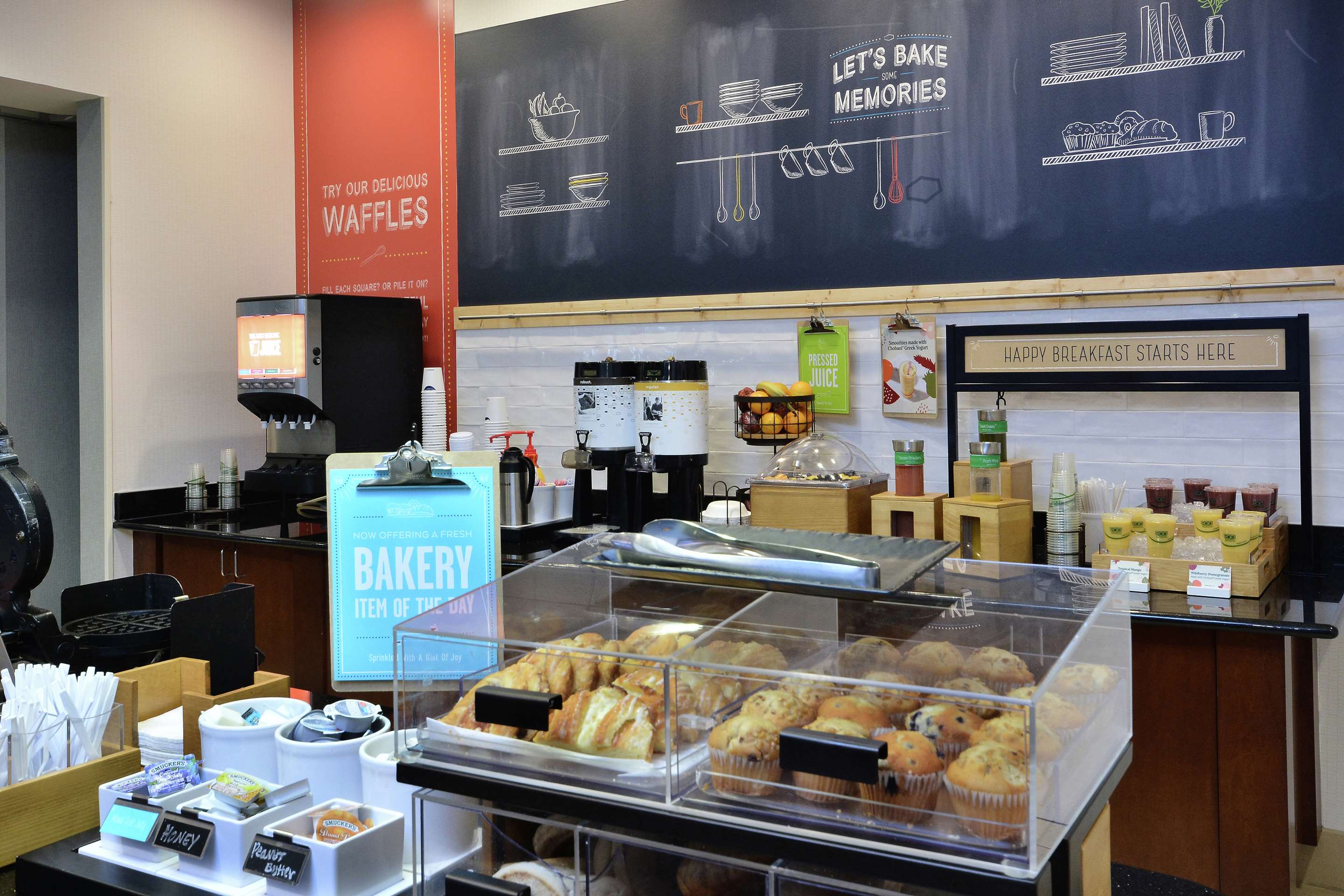 Breakfast Area | Hampton Inn Raleigh-Durham Airport